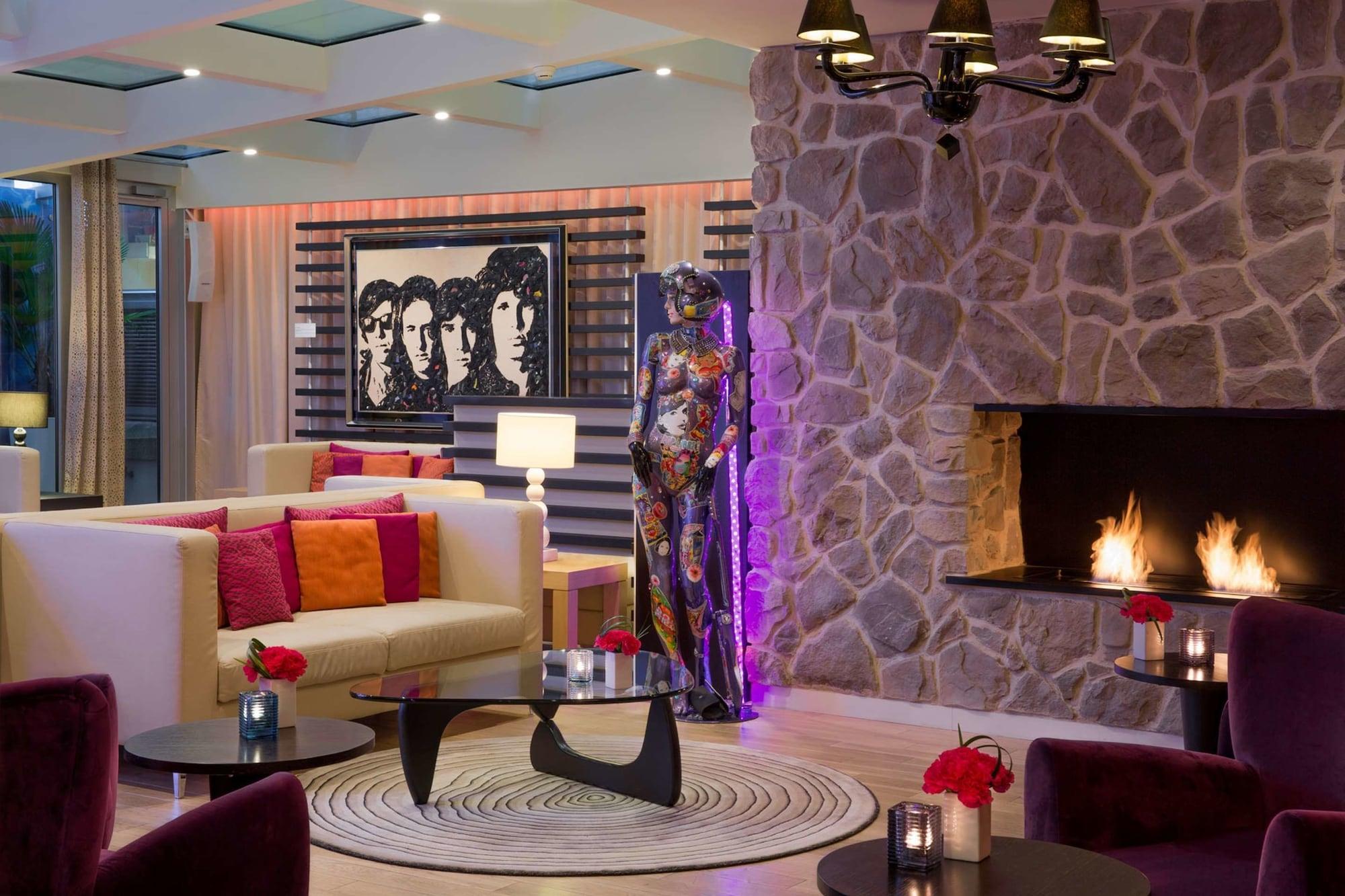 Bar/Salón Hotel N'vY