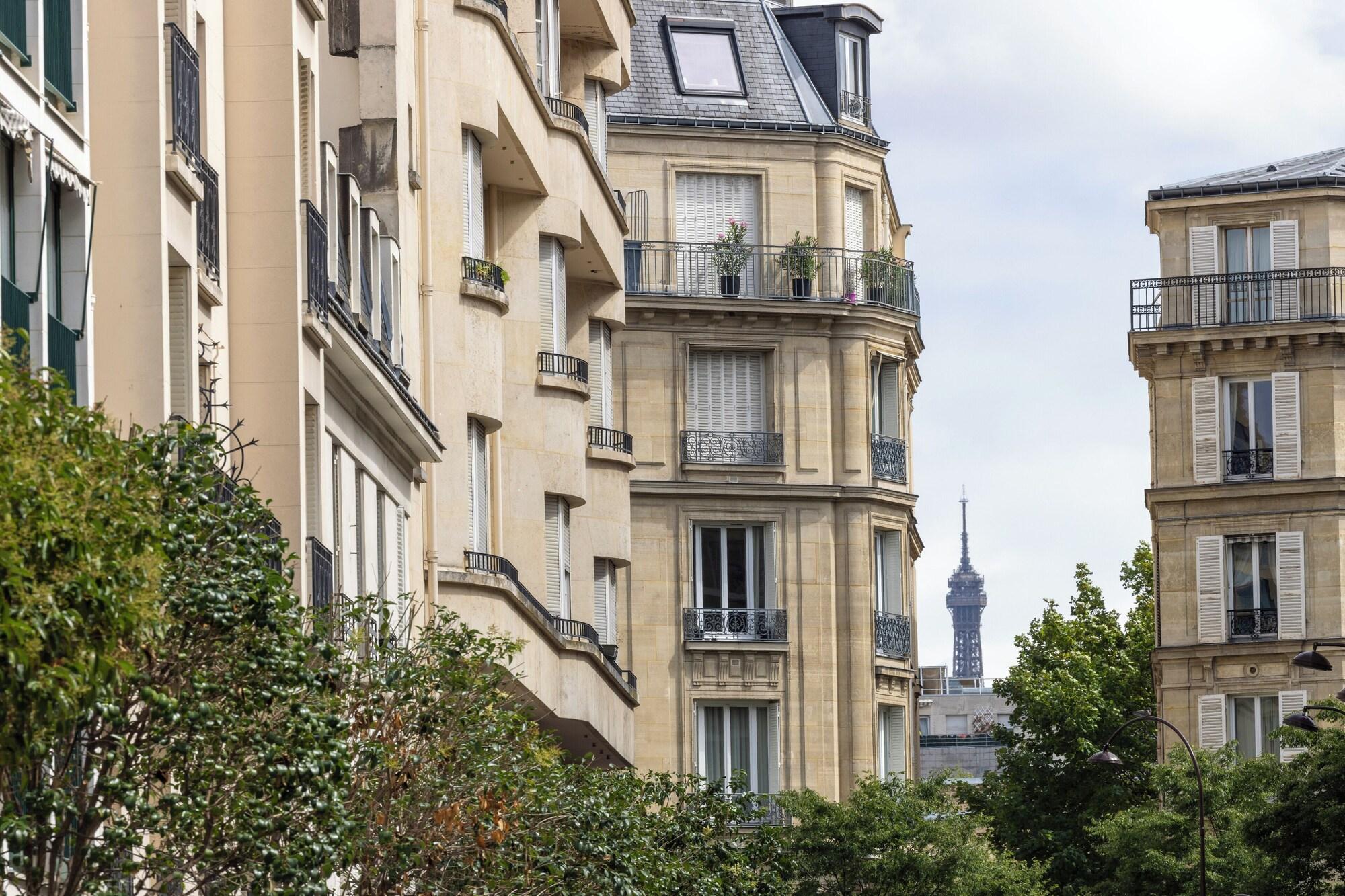 Varios Hotel Charlemagne