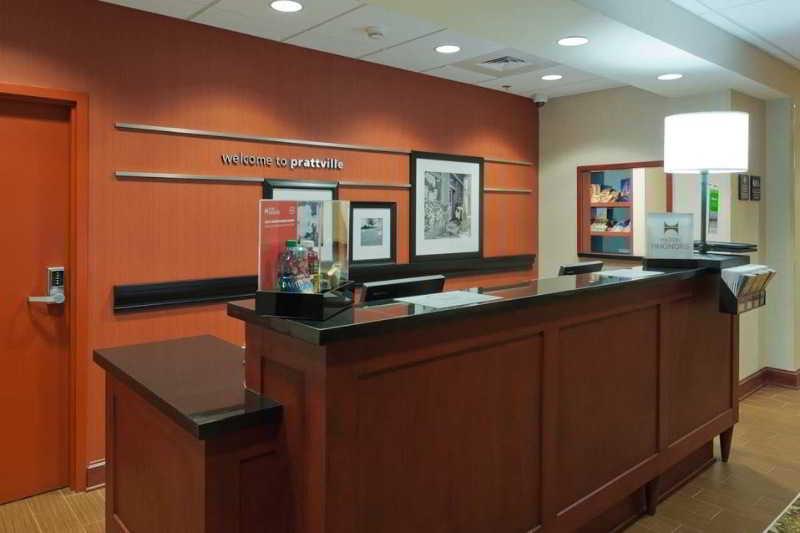 Vista Lobby Hampton Inn & Suites Prattville