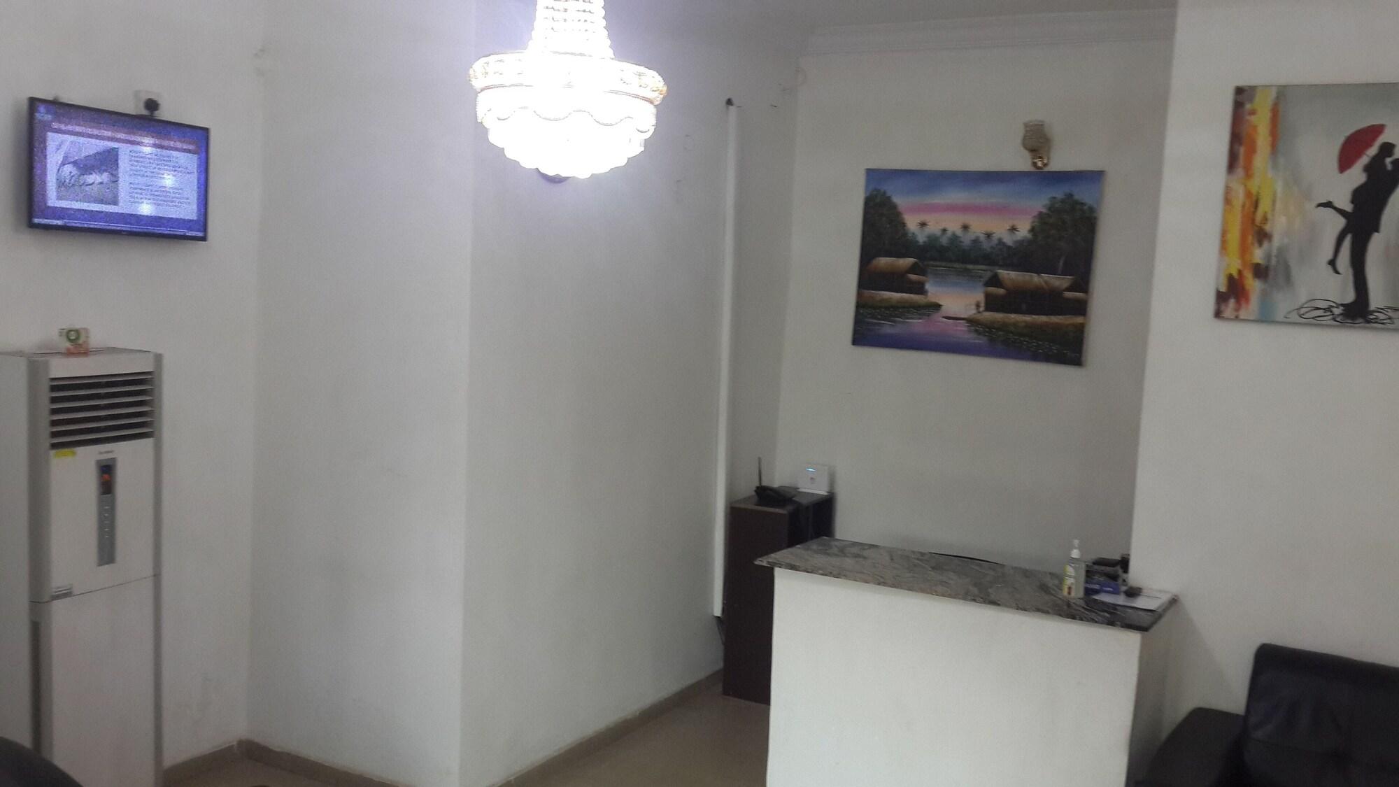 Vista Lobby M. House