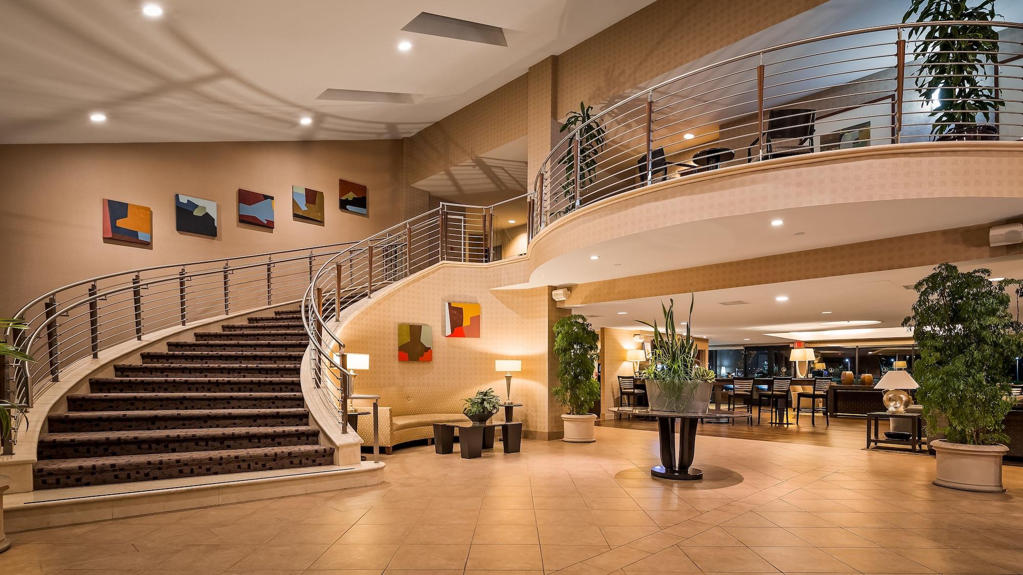 Vista Lobby Best Western Plus Bayside Hotel