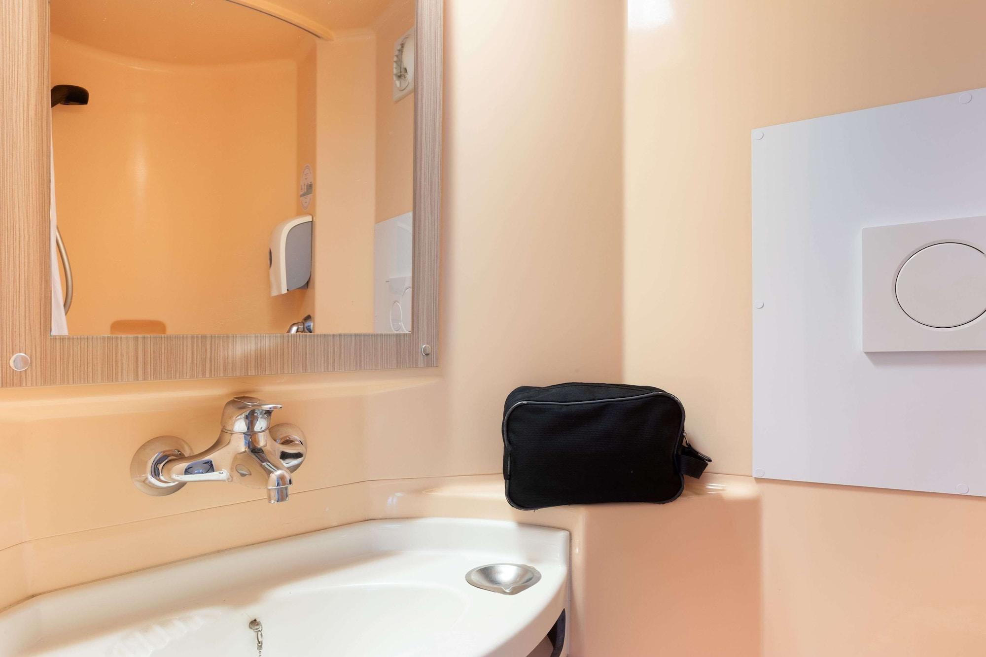 Equipamiento de Habitación Première Classe La Ville-Du-Bois
