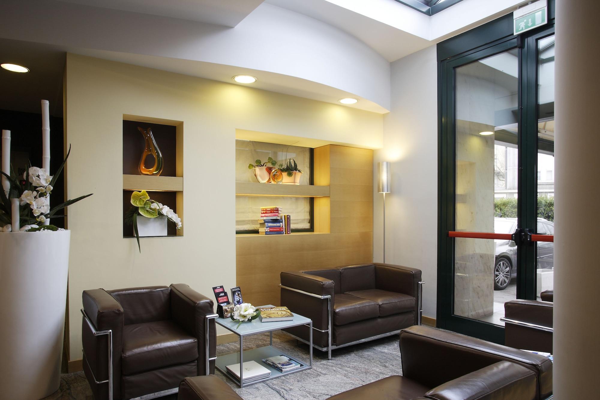 Vista Lobby Hotel Forte Del 48