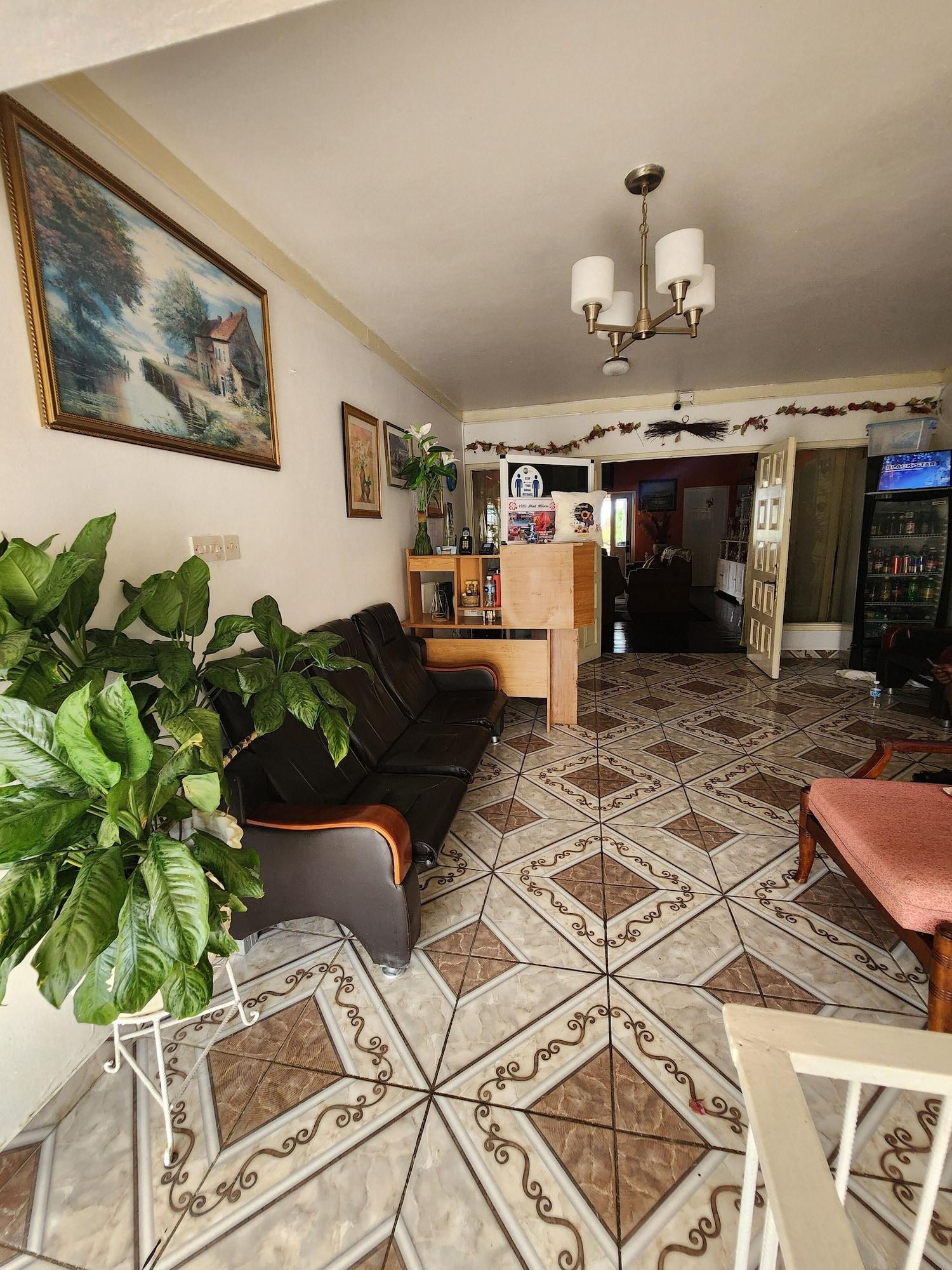 Vista Lobby 237 Bratton Ave