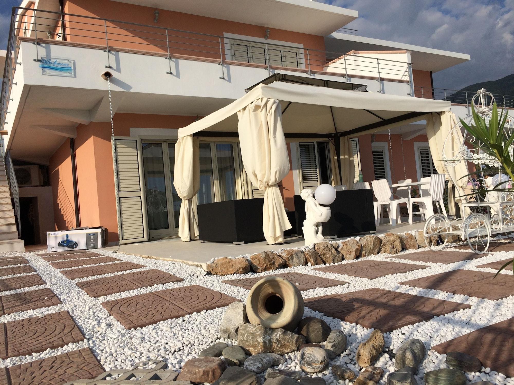 Vista Exterior Villa Armonia