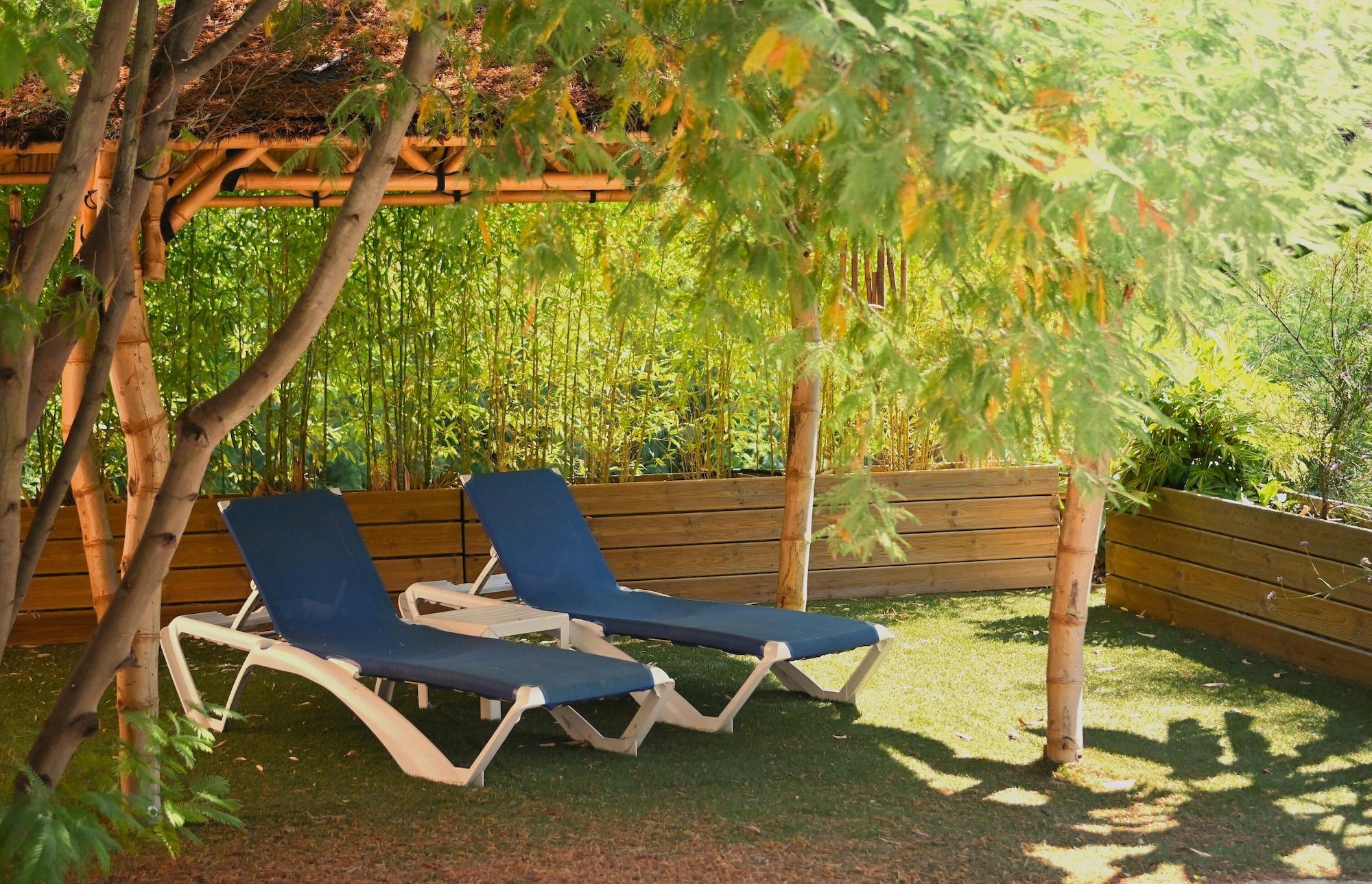 Vista Exterior Hotel Les Jardins de Bormes, sauna & jacuzzi