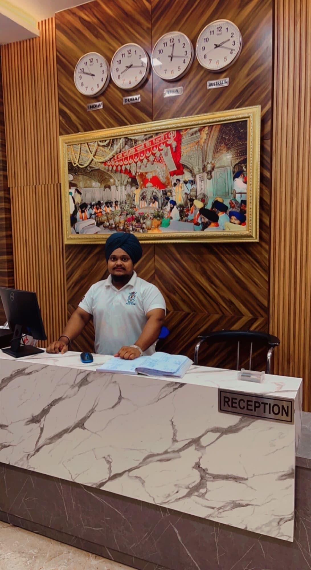 Vista Lobby Lemonade Hotel