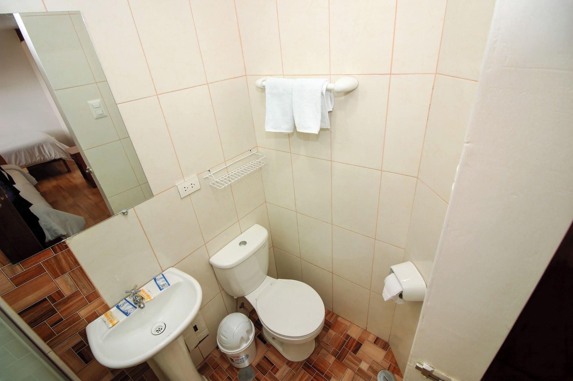 Equipamiento de Habitación QORI SISA HOSTAL
