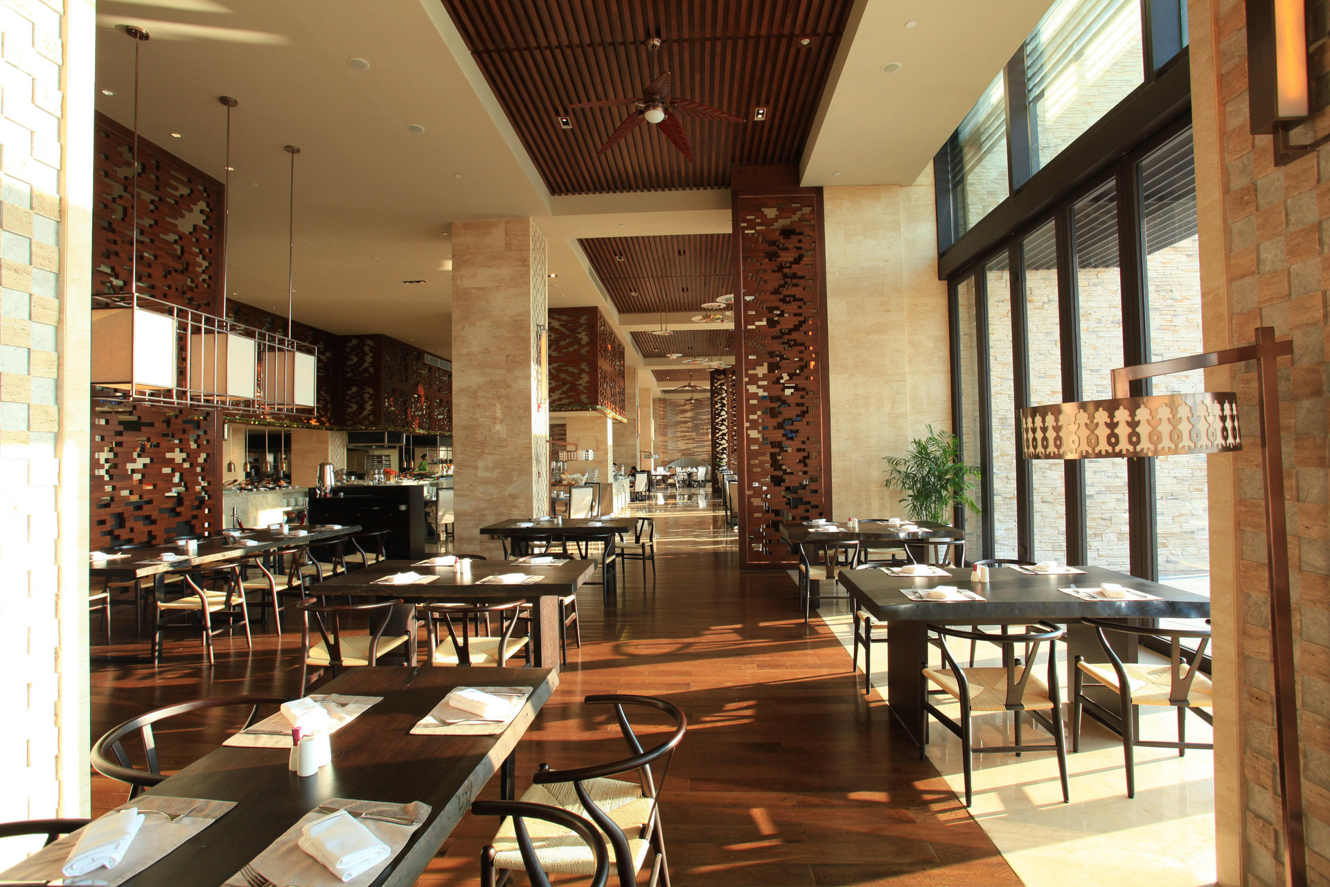 Restaurant Crowne Plaza Hailing Island