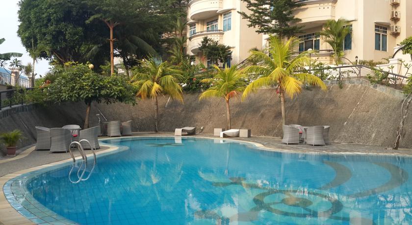 Vista Piscina Grand Eska Hotel Batam