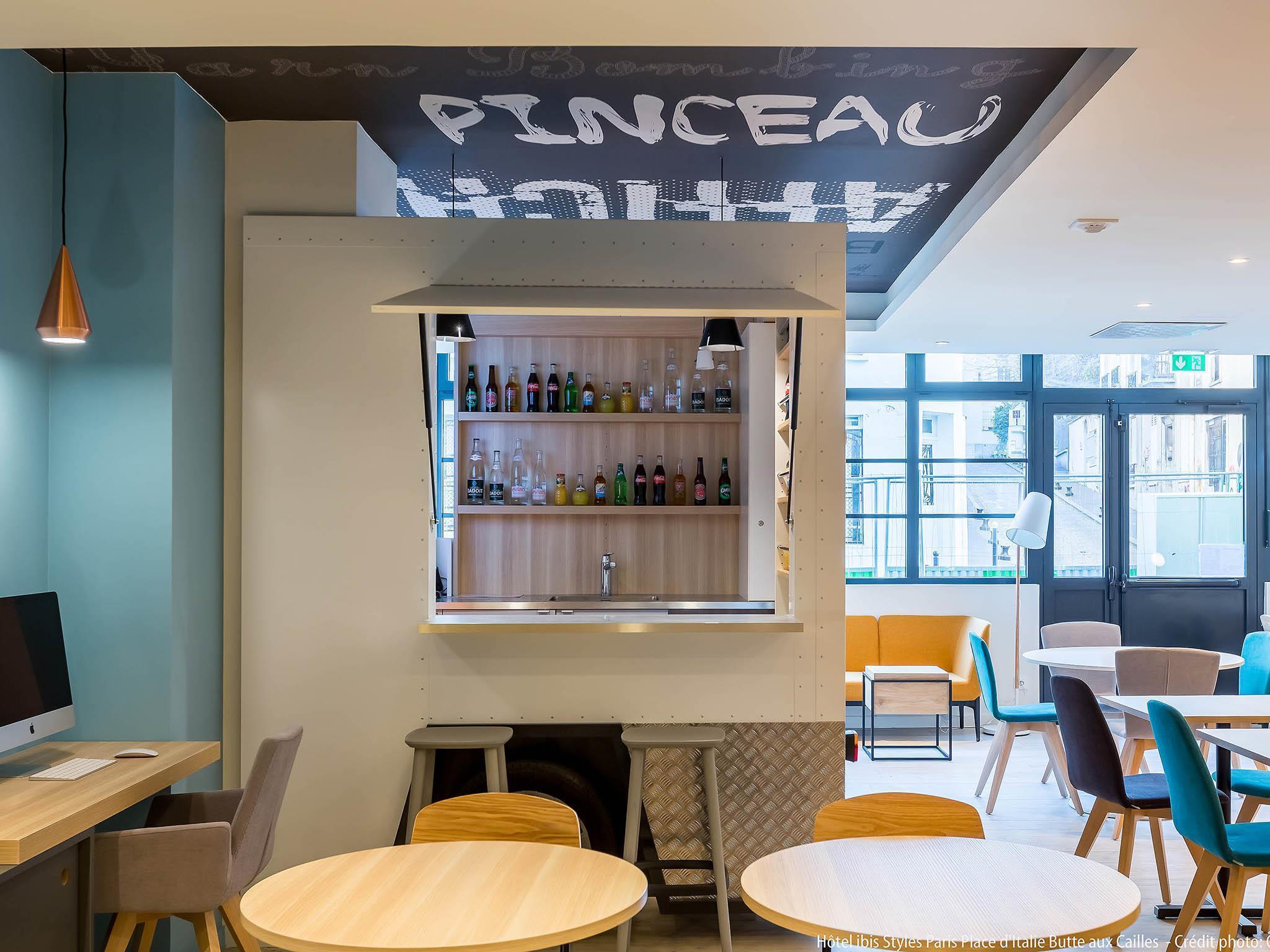 Bar/Salón ibis Styles Paris Place d'Italie Butte aux Cailles Hotel