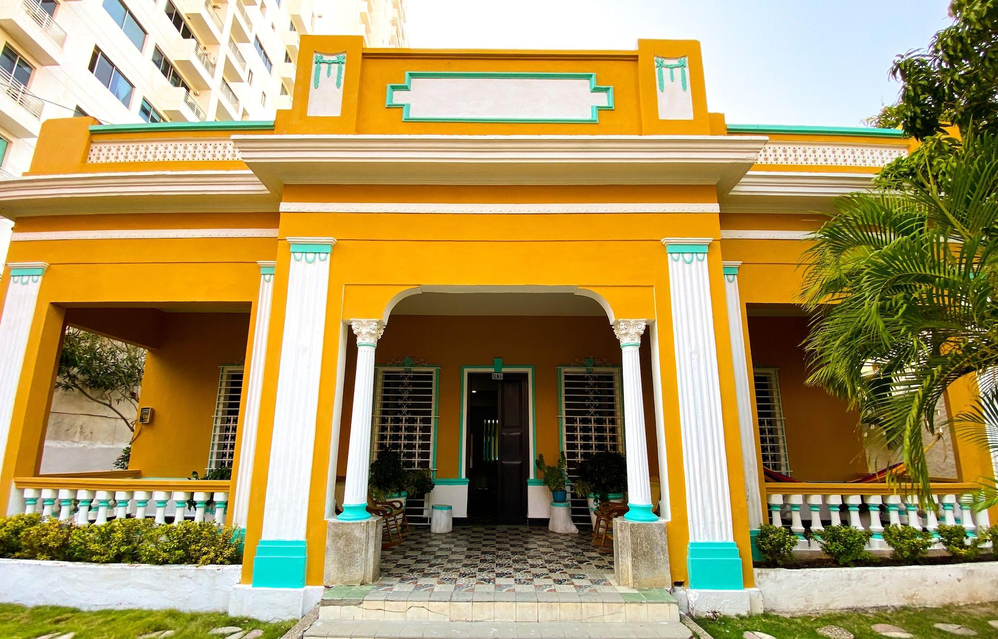 Varios Mansion Bahia Manga