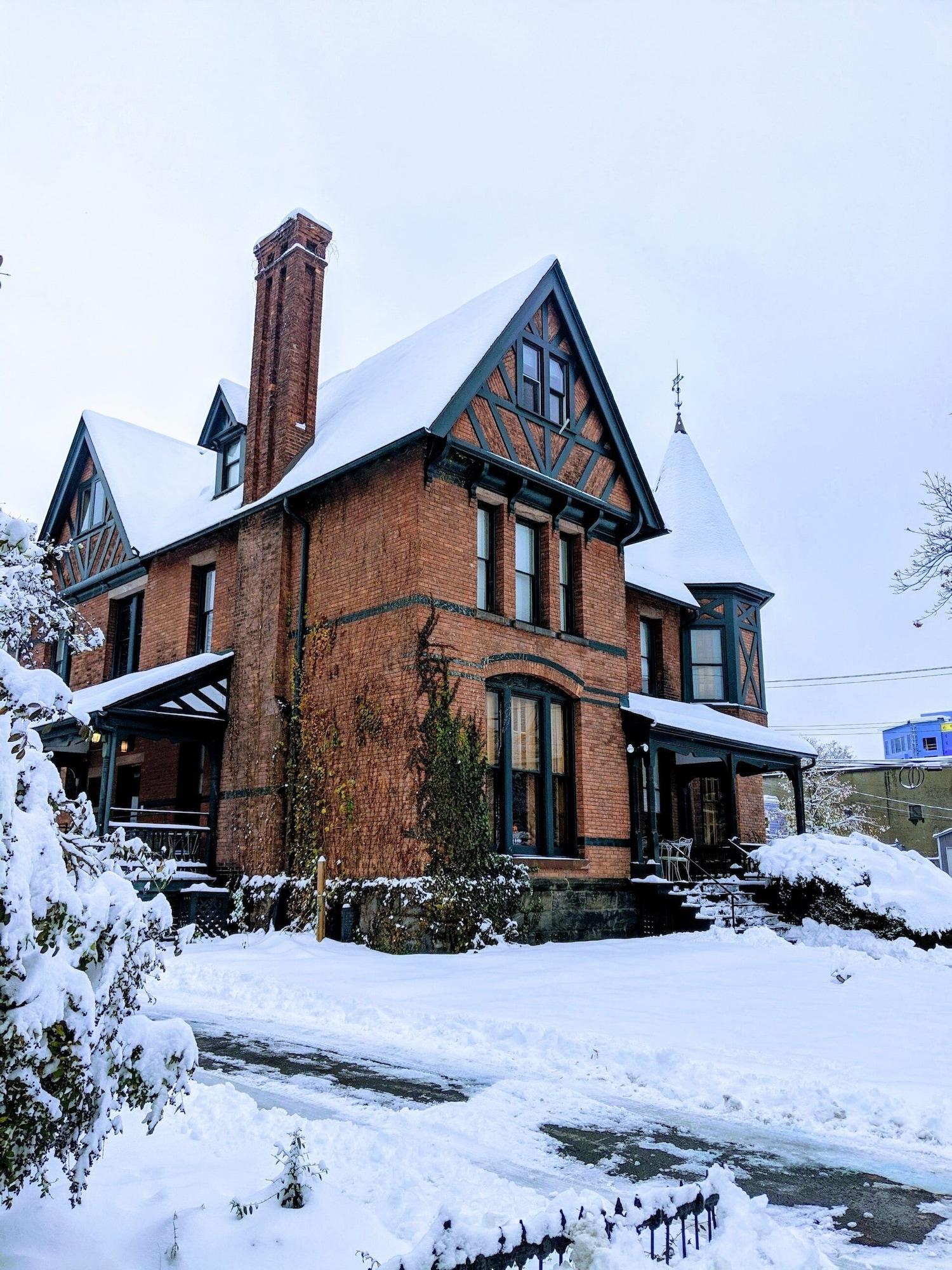 Vista Exterior William Henry Miller Inn