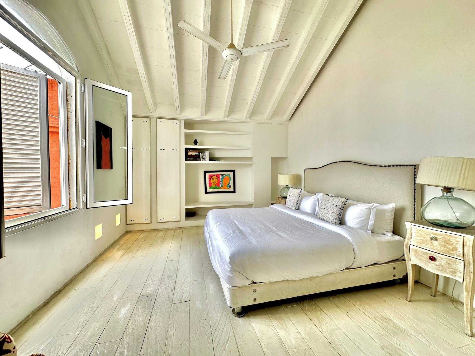 Set de Habitación by Calamari Homes - El Porvenir