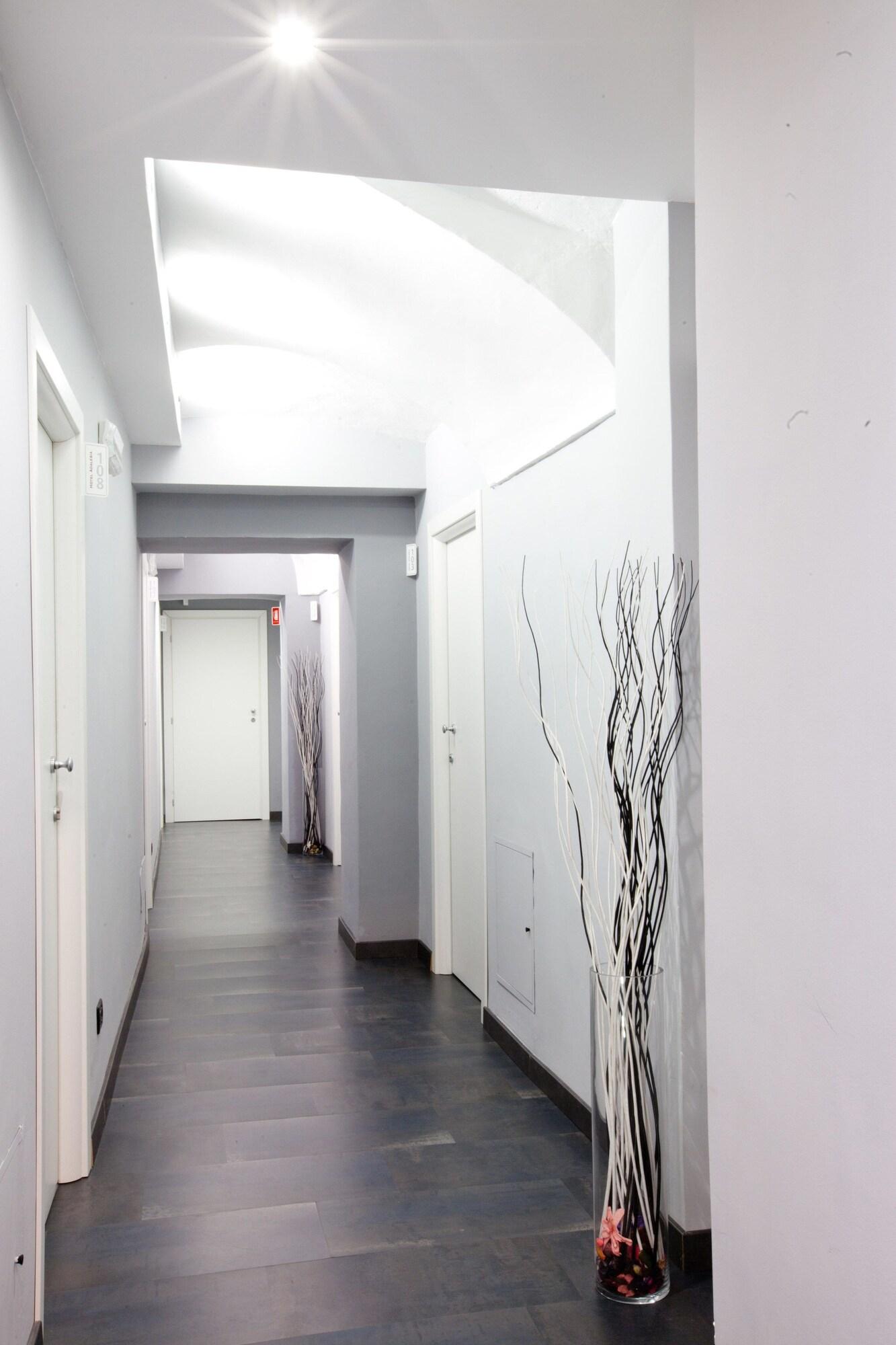 Varios Adalesia Hotel & Coffee