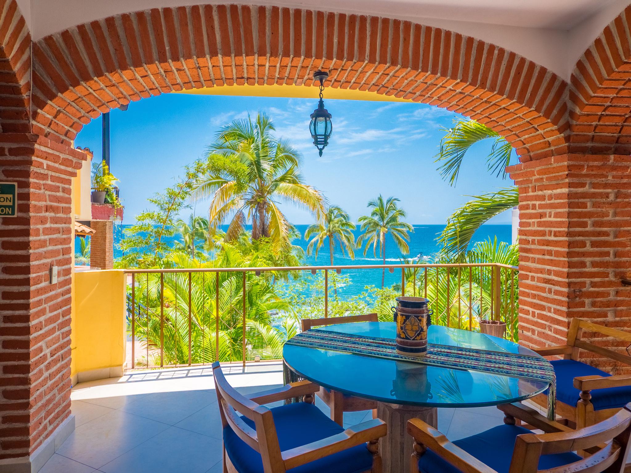 Vista Lobby Marboka Hotel & Suites