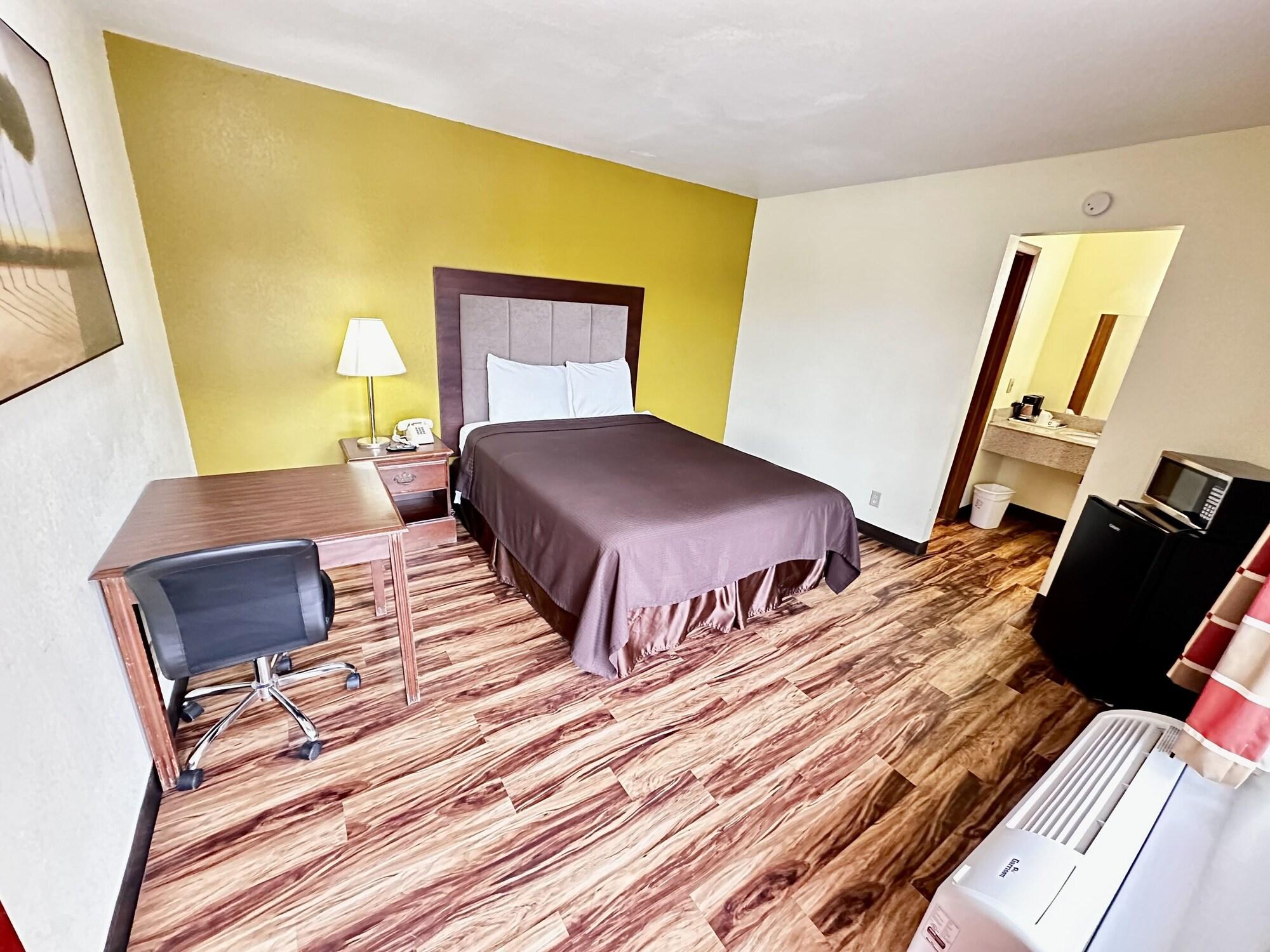 Varios Regency Inn lola Kansas