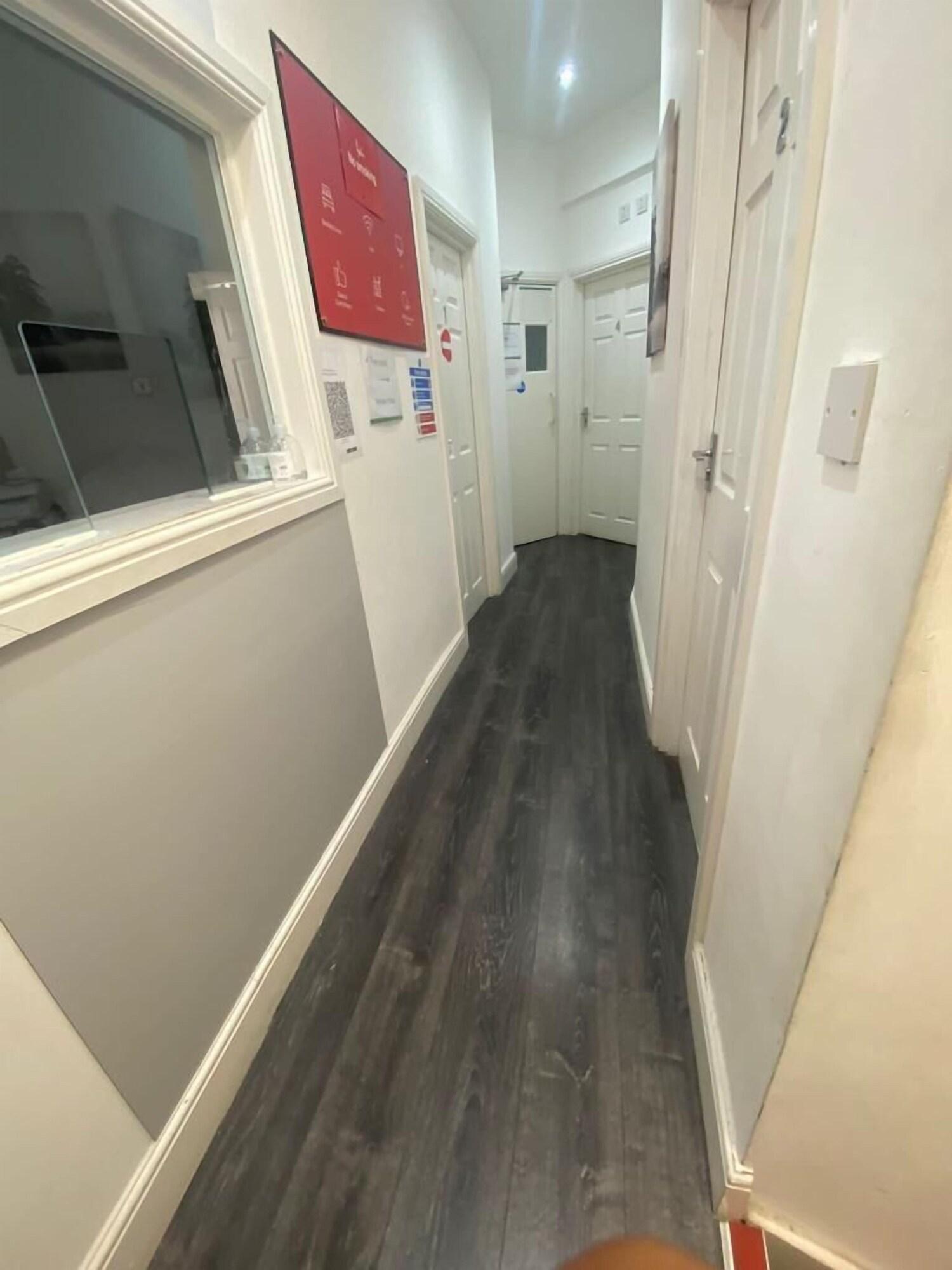 Vista Lobby Broadway Inn