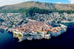 Actividad - Desde Split: visita guiada en grupo a Dubrovnik con degustación de ostras Ston