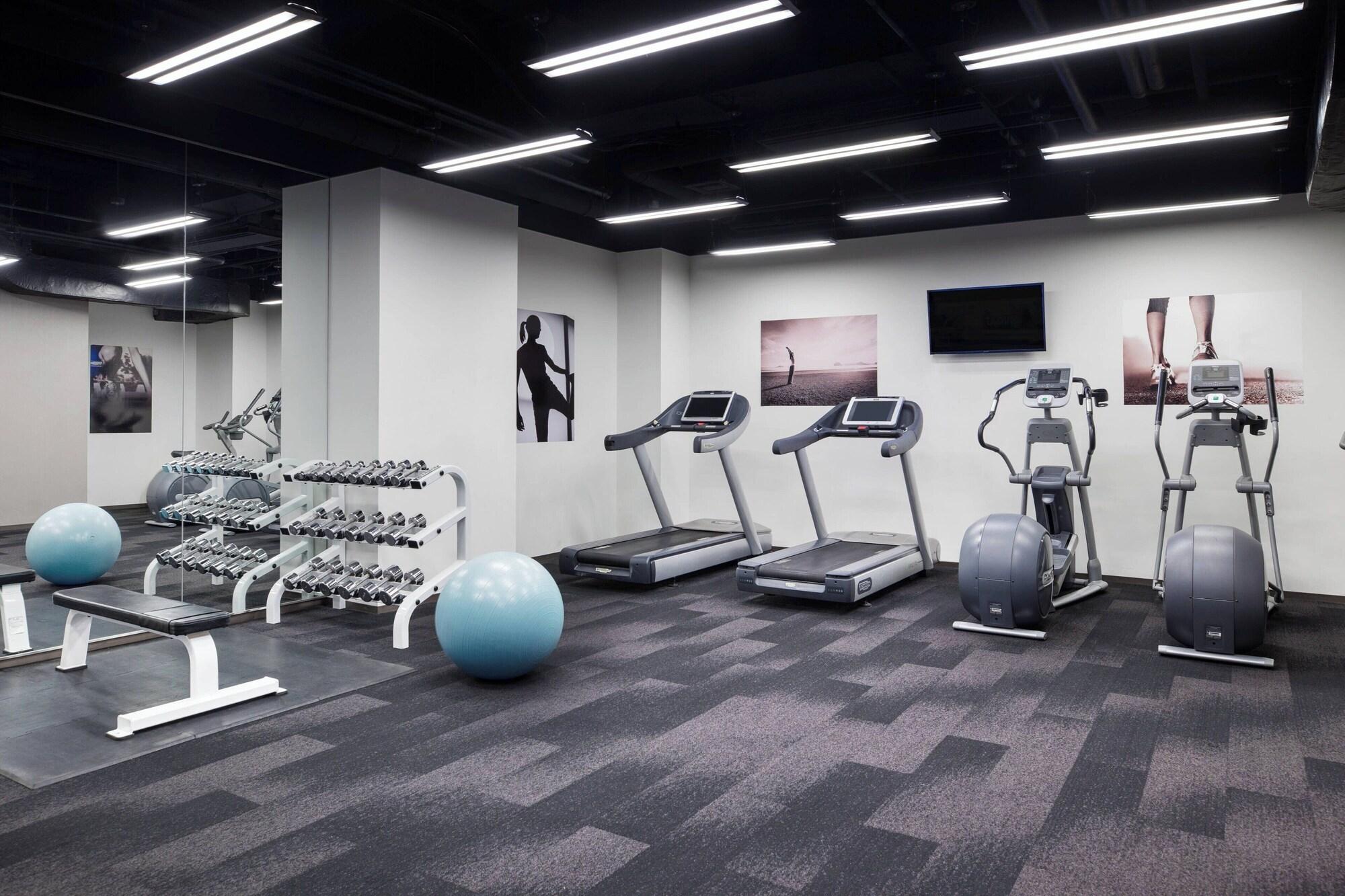 Gimnasio Courtyard by Marriott Tokyo Ginza Hotel