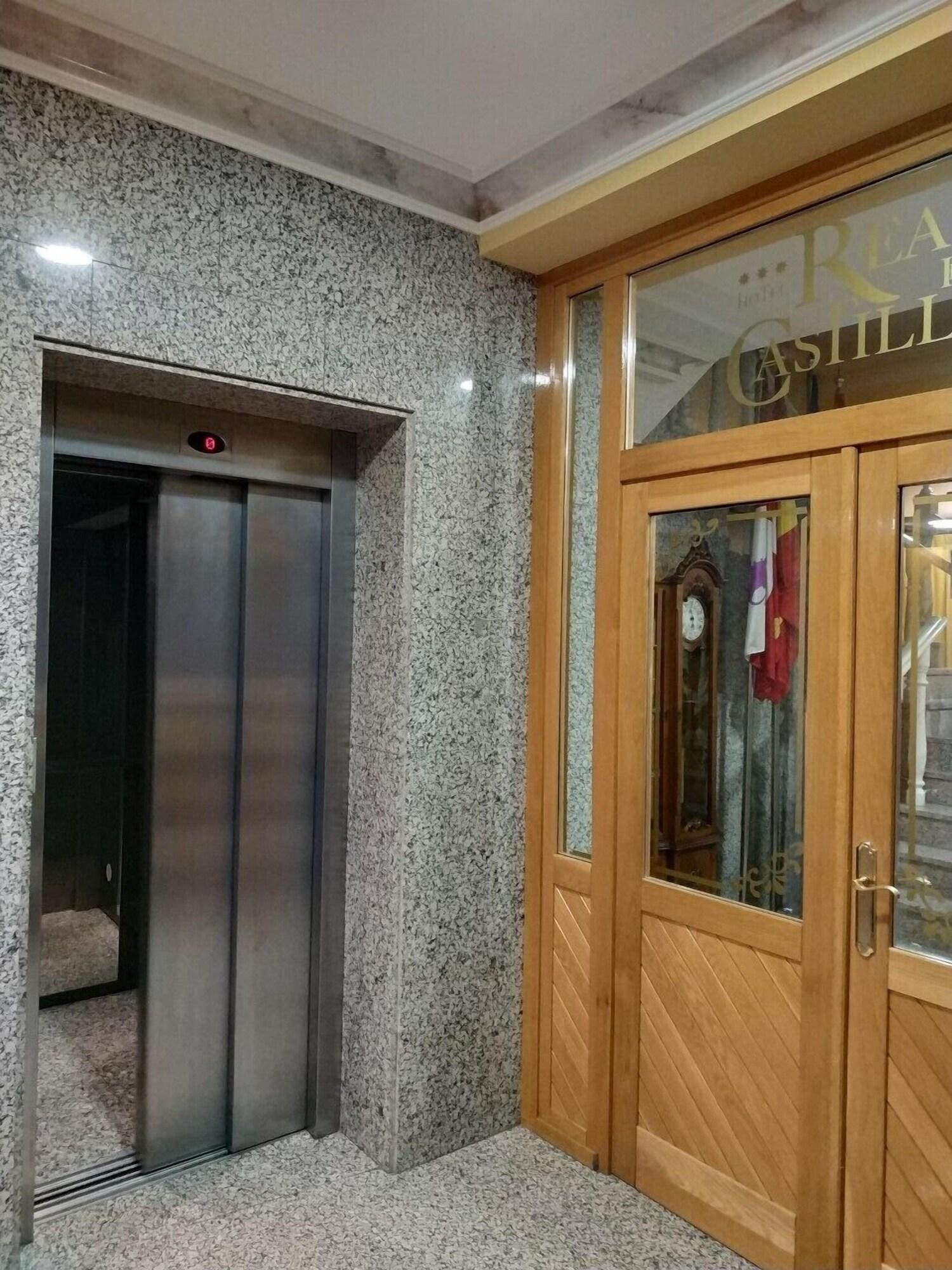 Vista Lobby Hotel Real De Castilla