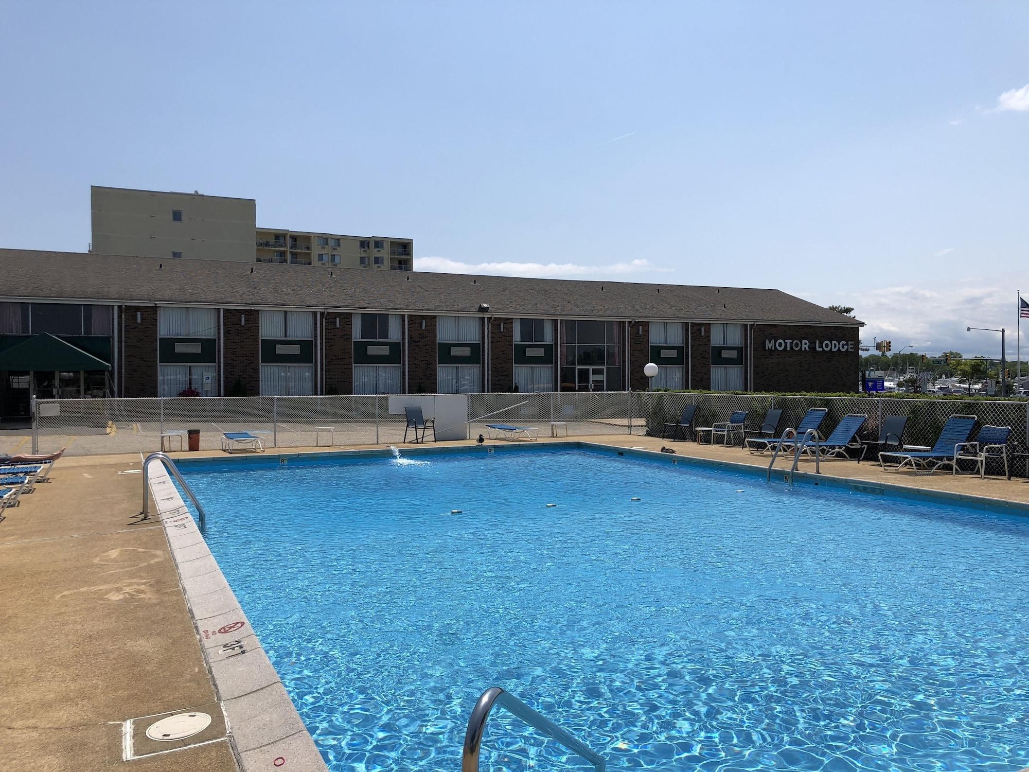 Vista Piscina Belmar Motor Lodge