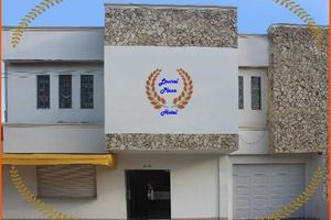 Alojamiento - Laurel Plaza Hotel