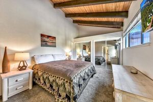 Alquiler Vacacional - Luxury home near S. Lake Tahoe, skiing, hiking, casinos, shopping & facilities.