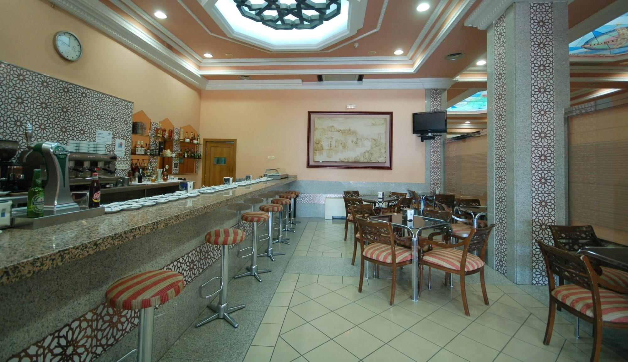 Bar/Salón Hotel Zentral Mayoral