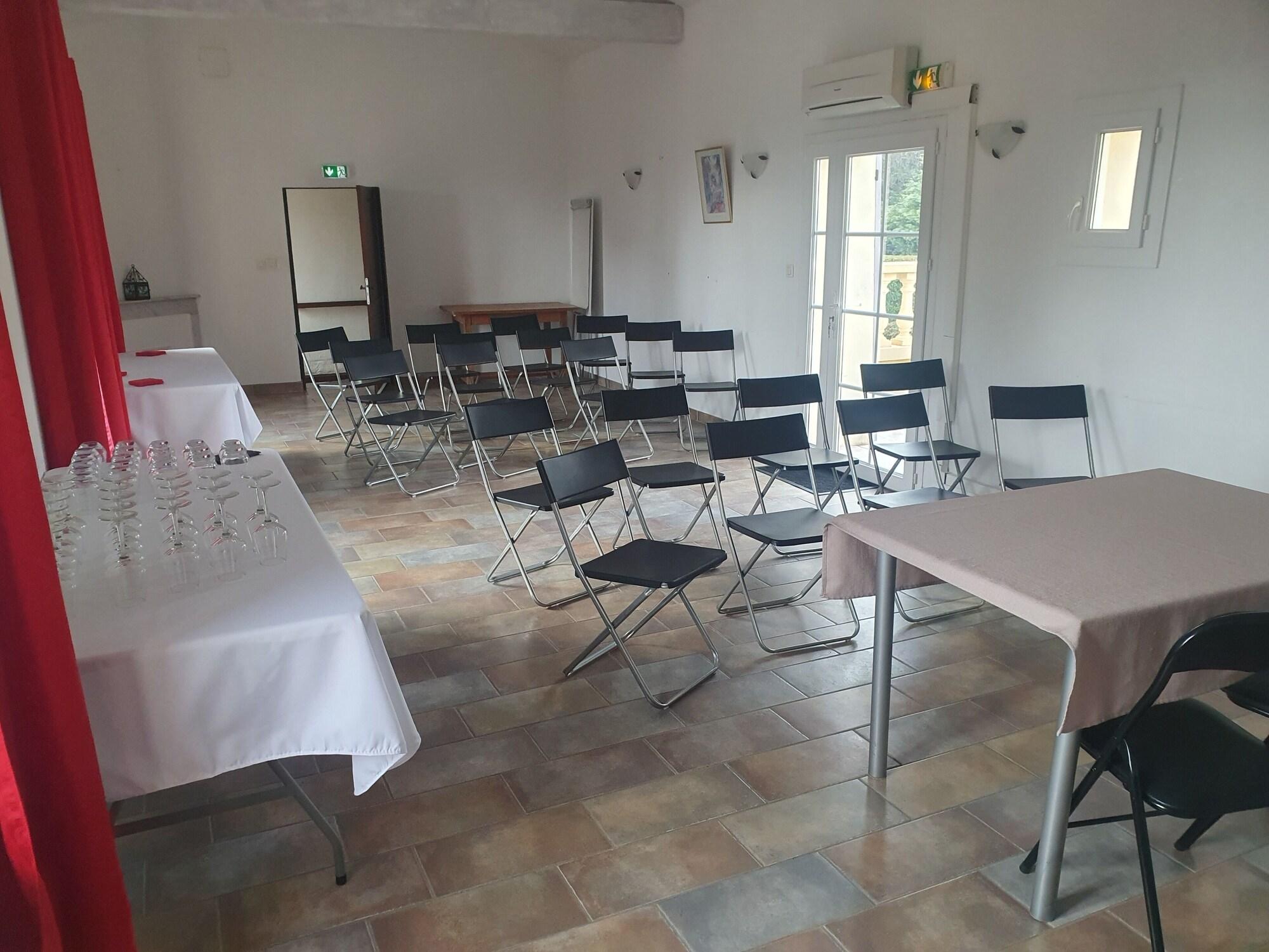 Sala de Reuniones Hôtel Le Mas Des Quintrands