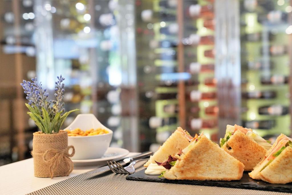 Restaurant Hotel Port Feria Valencia