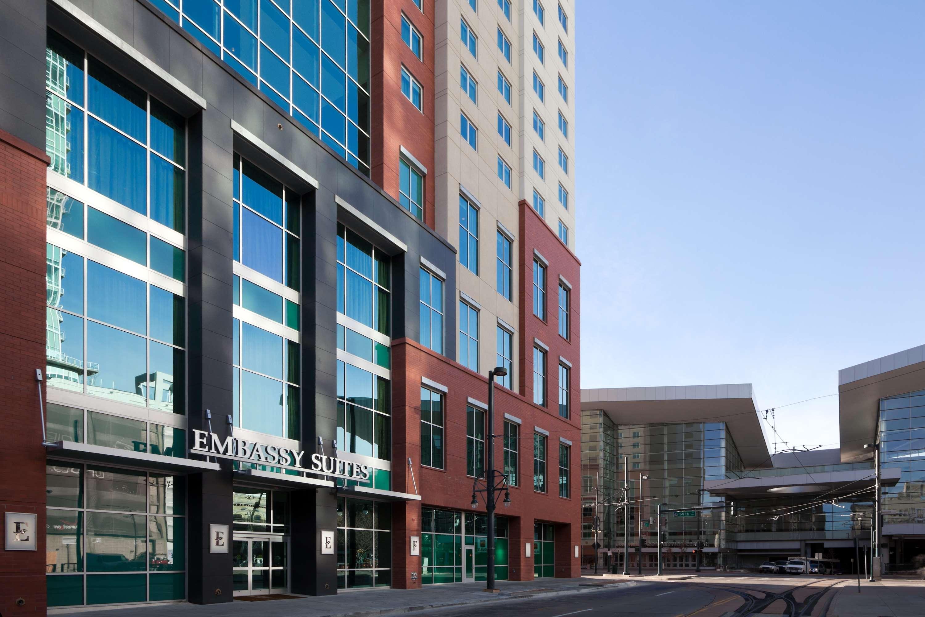 Vista Exterior Embassy Suites by Hilton Denver Downtown Convention Center