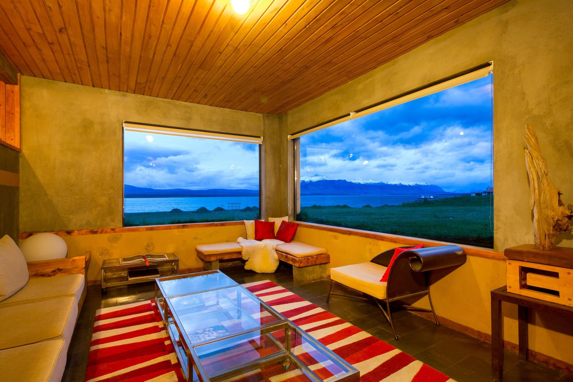 Vista Lobby Altiplanico Puerto Natales
