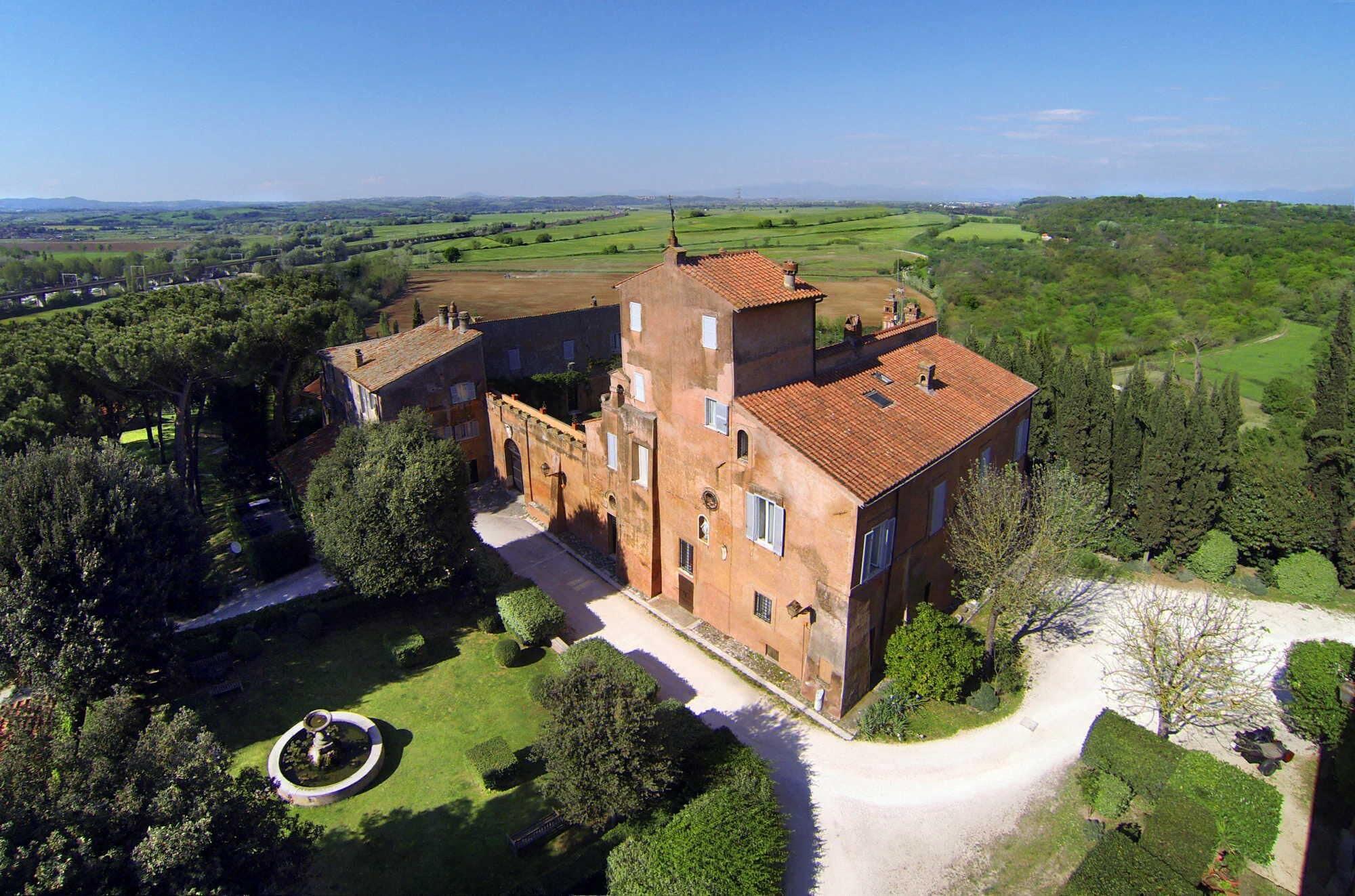 Varios Castello del Duca