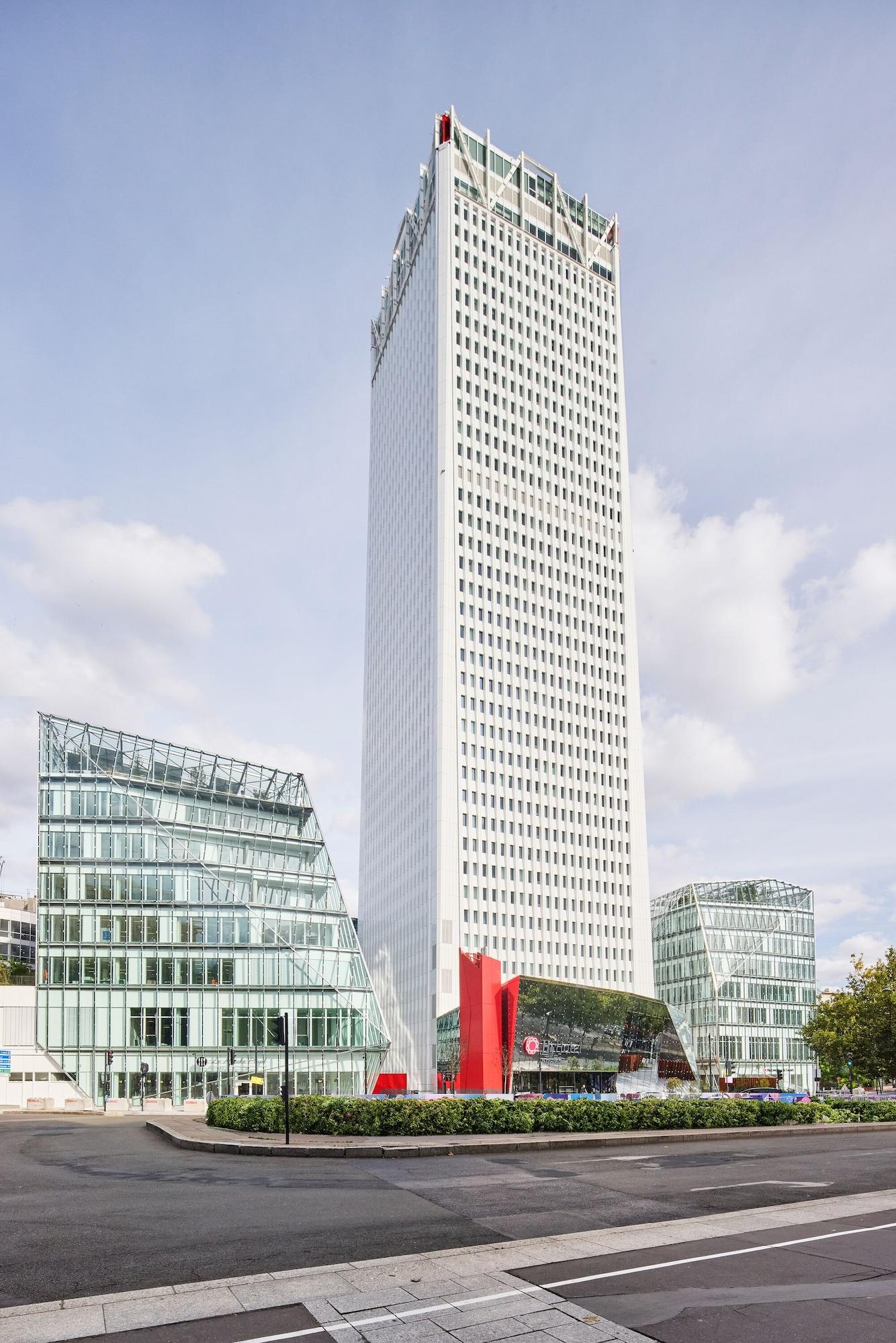 Vista Exterior H4 Hotel Wyndham Paris Pleyel Resort