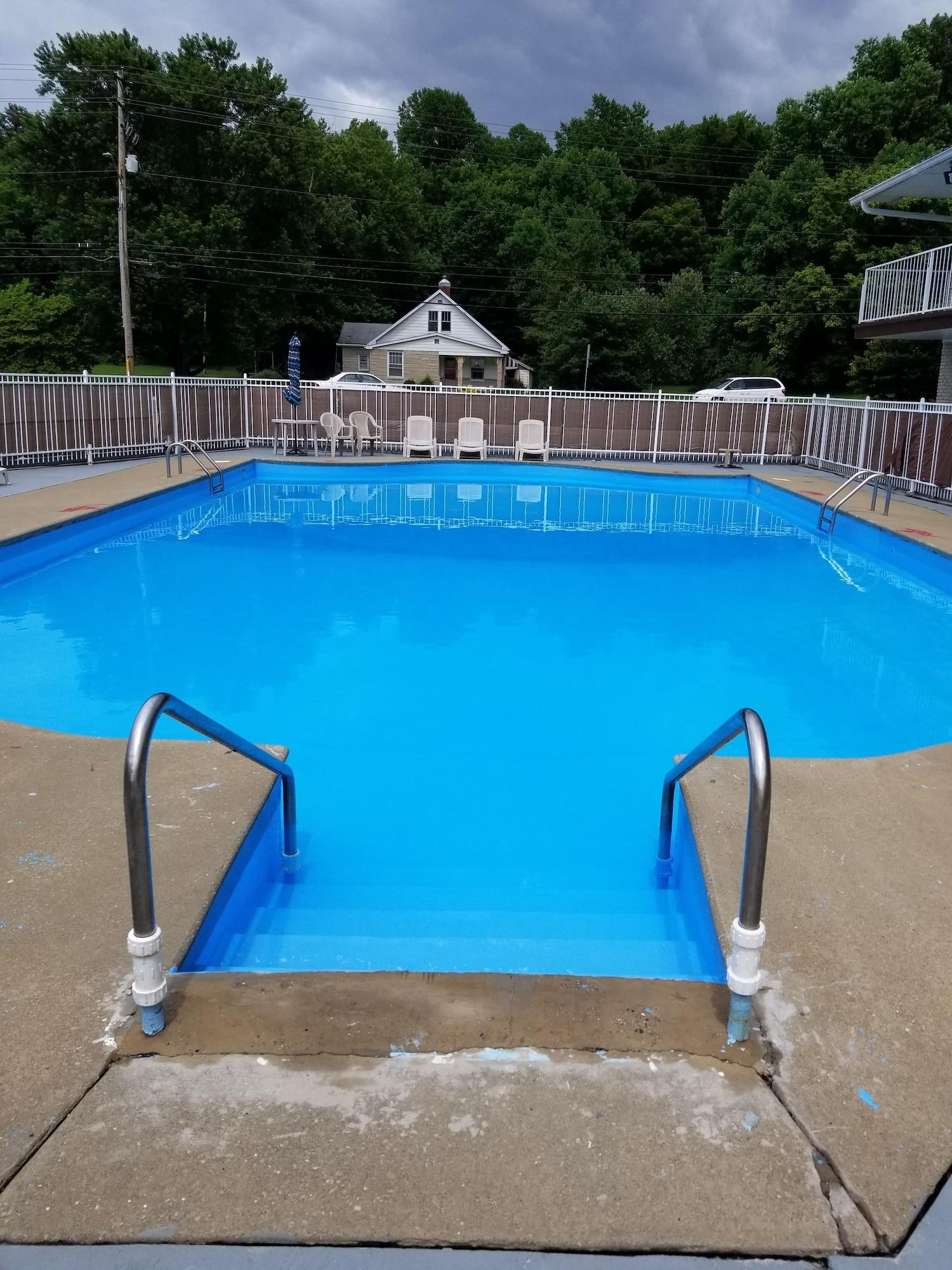 Varios Best Budget Inn