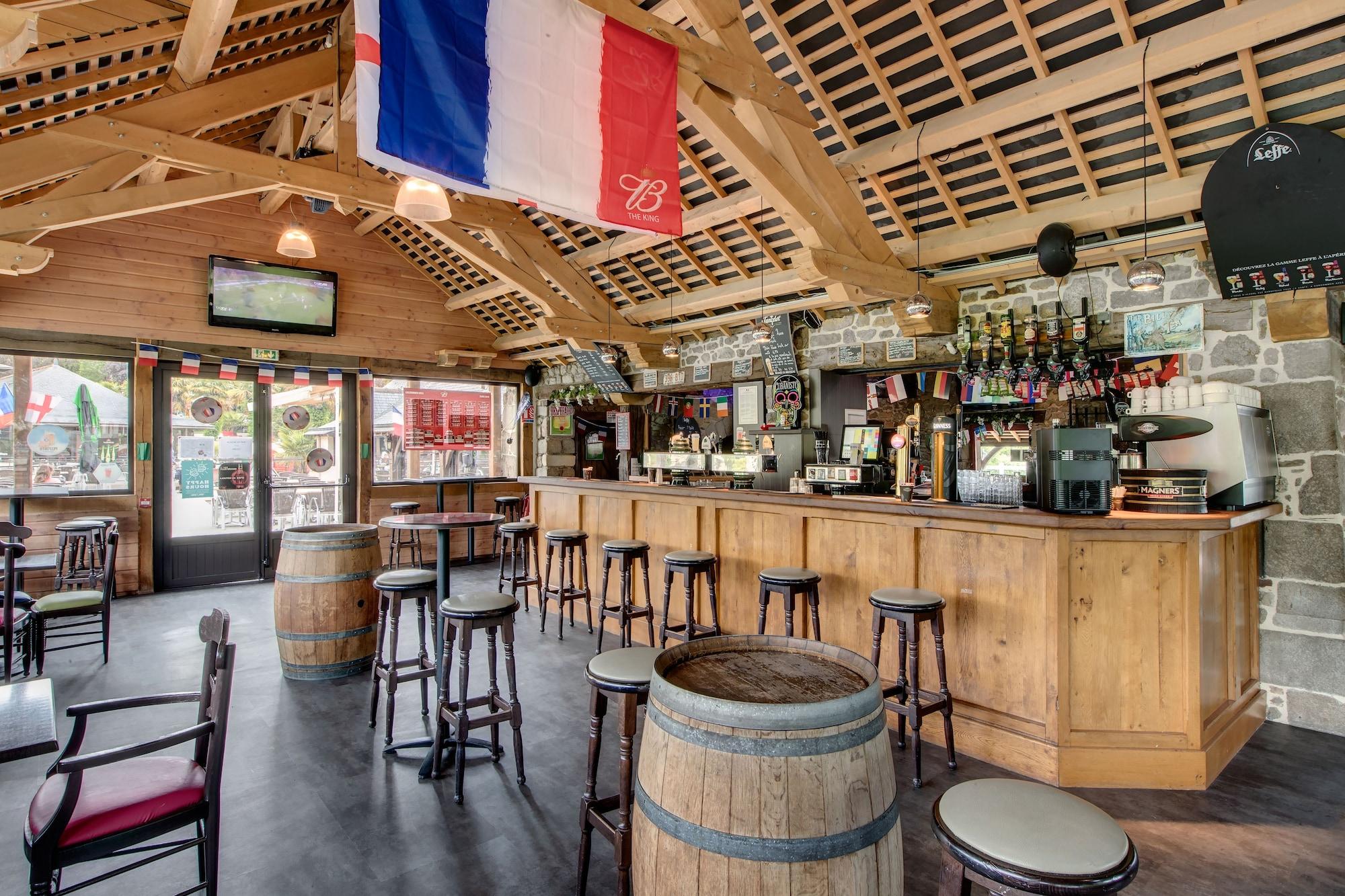 Bar/Salón Domaine Des Ormes