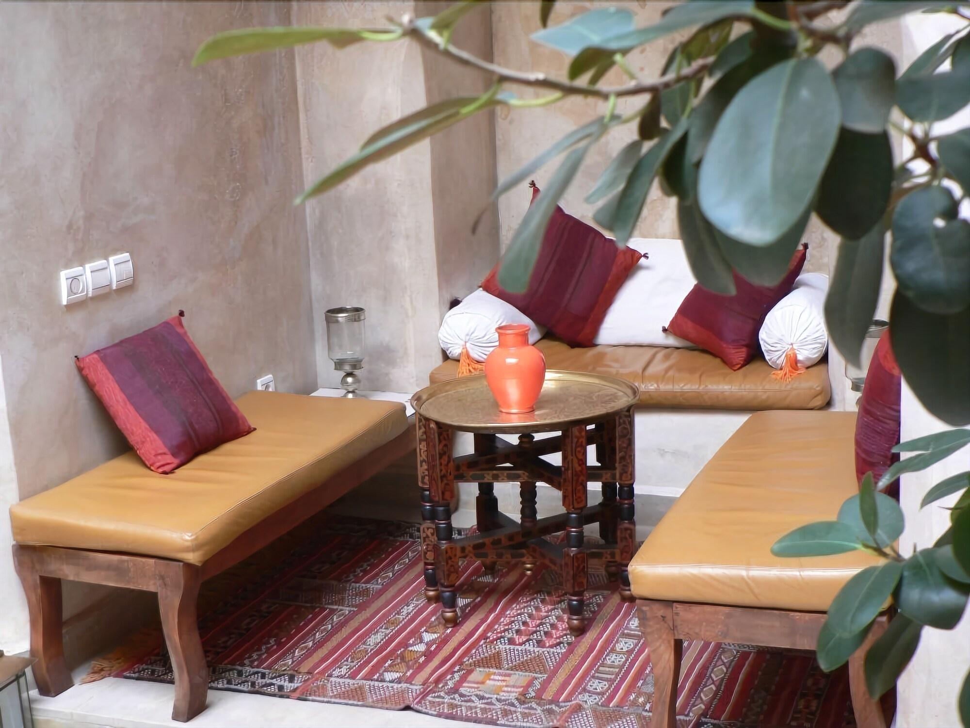 Vista Exterior Riad Dar Zaya