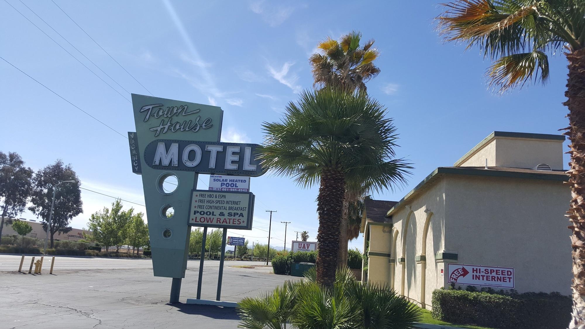 Vista Exterior Town House Motel