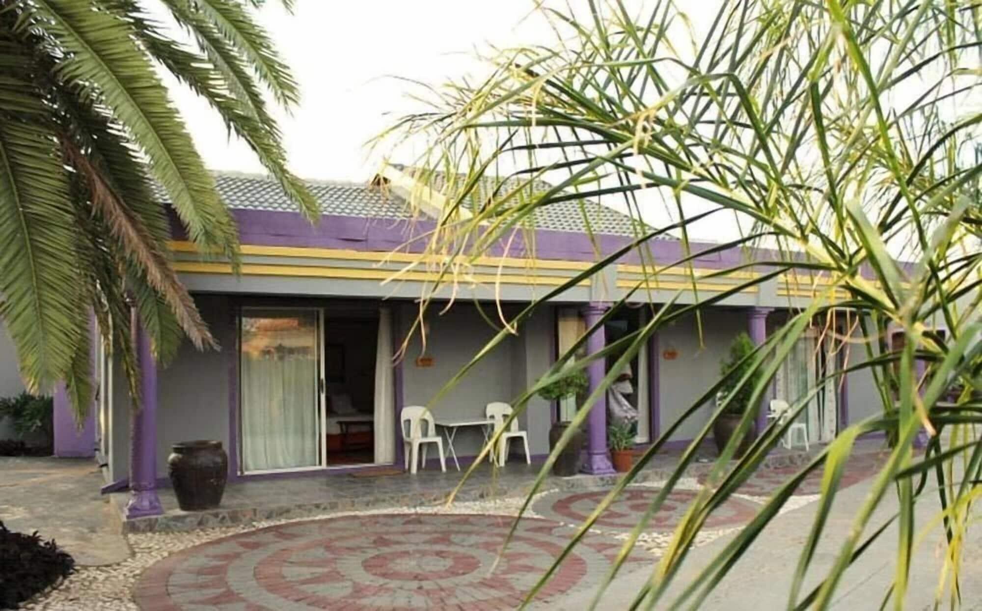 Varios Vicky B Bed and Breakfast