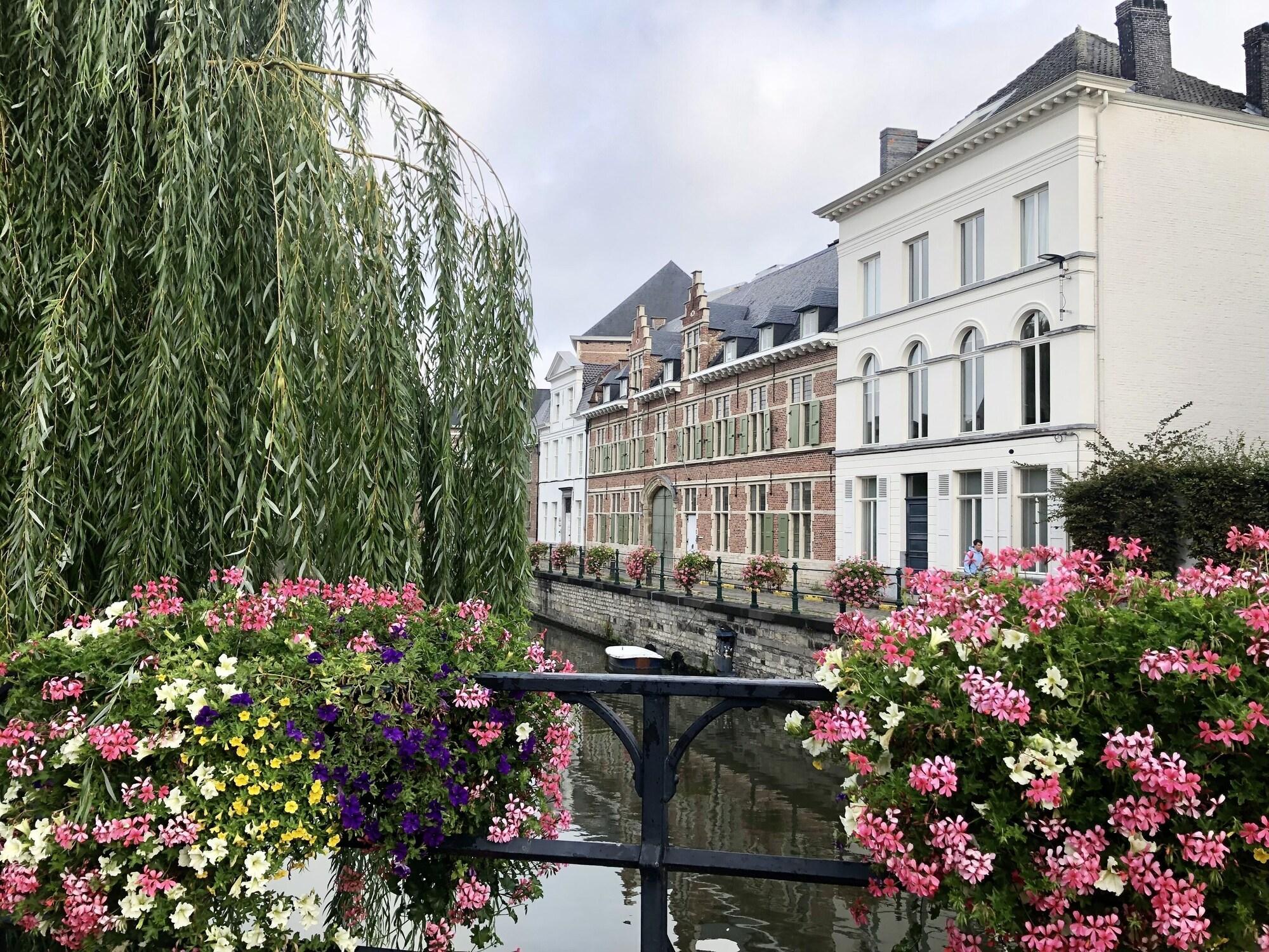 Vista Exterior Ghent Urbanist Hotel