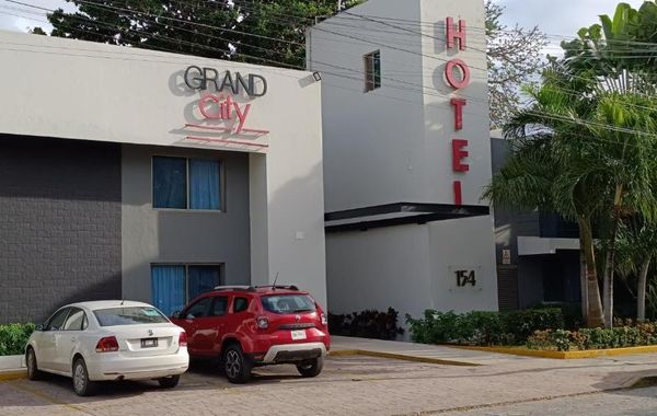 Grand City Hotel Cancun - Hoteles cerca de Plaza Las Américas en Cancún