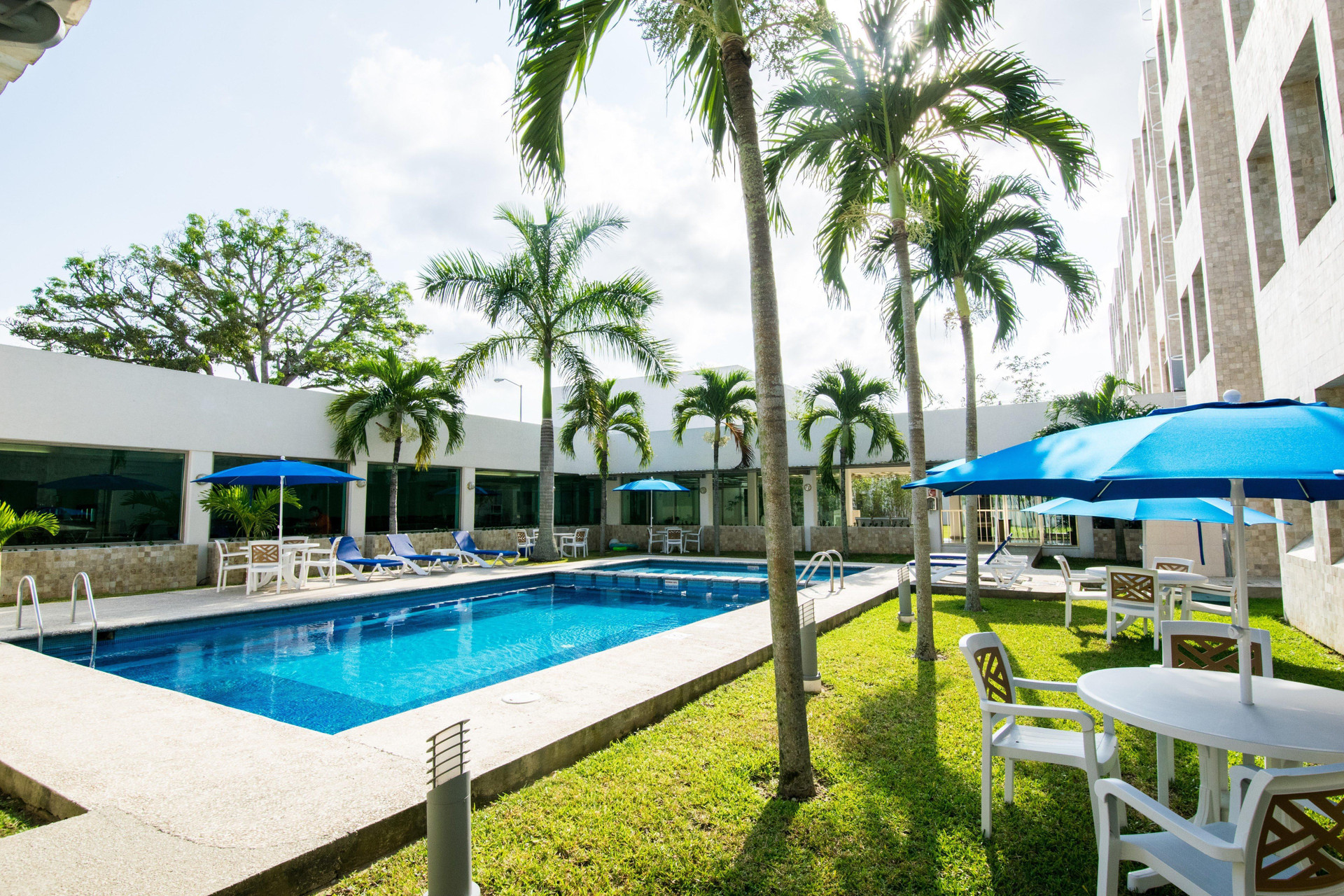 Vista Exterior Holiday Inn Express Paraiso Dos Bocas