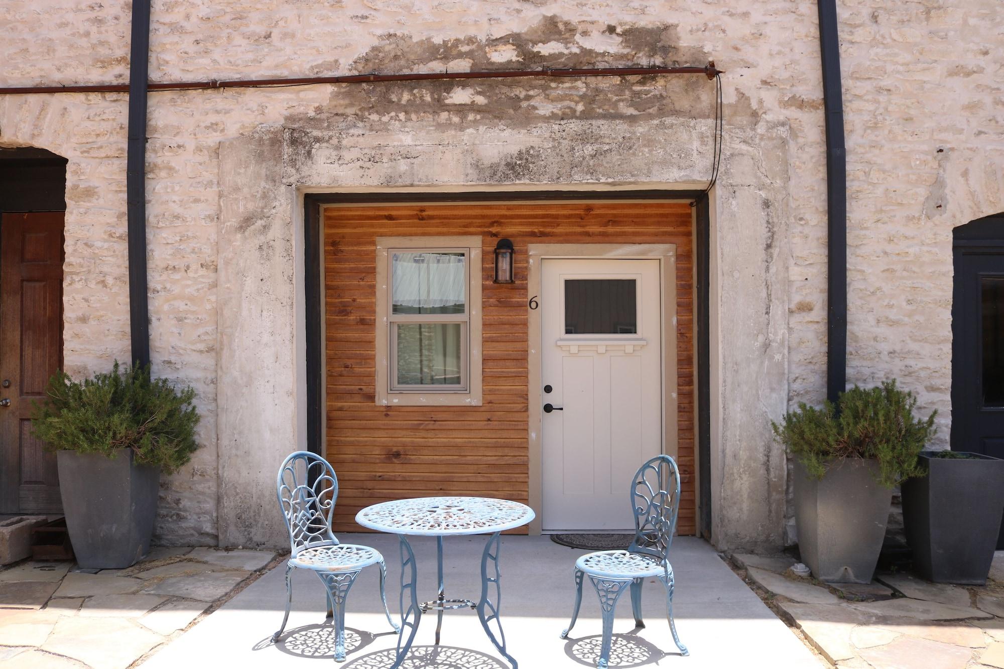 Vista Exterior Hico's Upstairs Inn