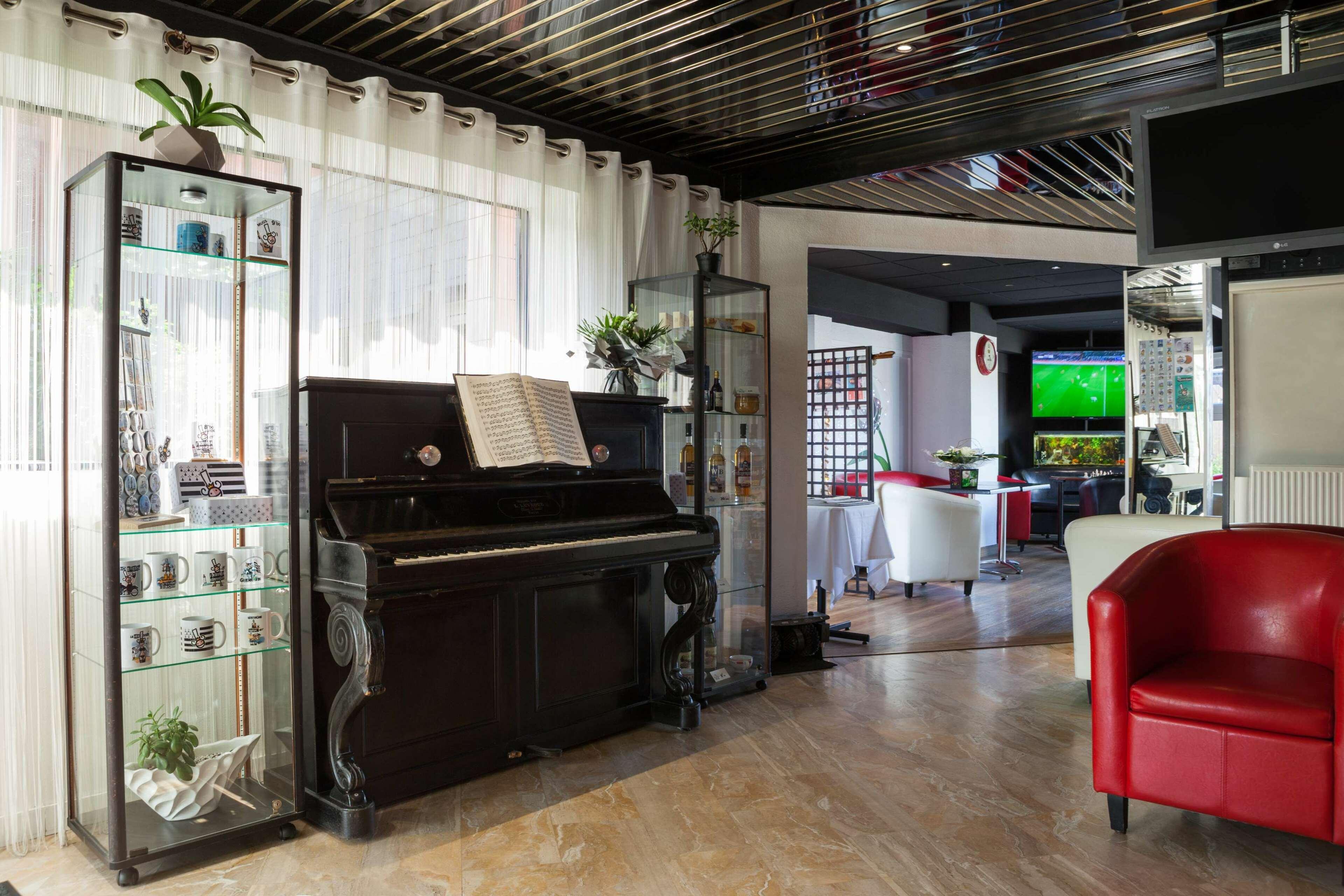 Vista Lobby Kyriad Direct Rennes Ouest