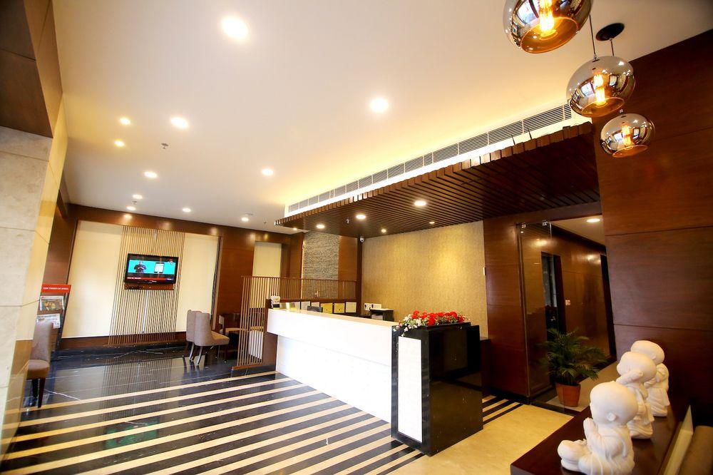 Varios Hotel Chirag Residency