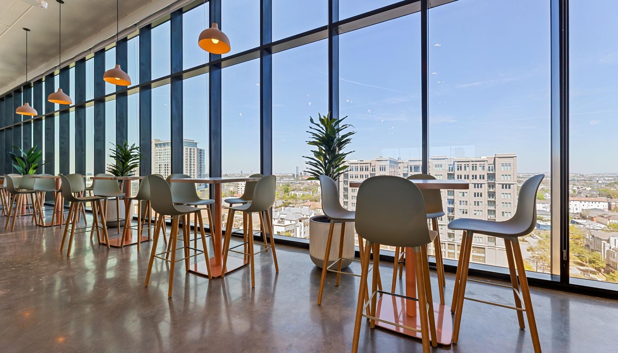 Bar/Salón Sentral Forme Houston