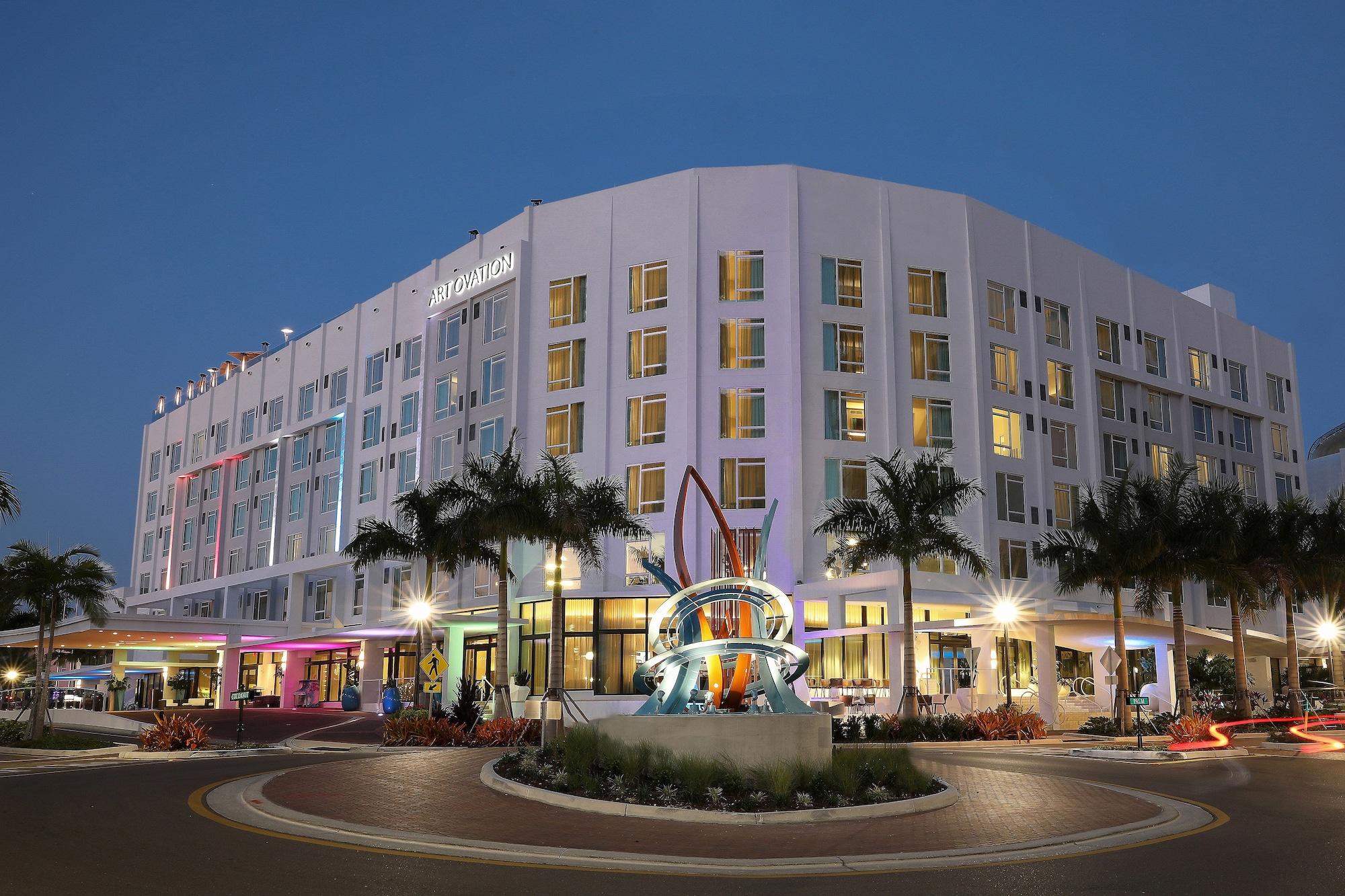 Vista Exterior Art Ovation Hotel, Autograph Collection