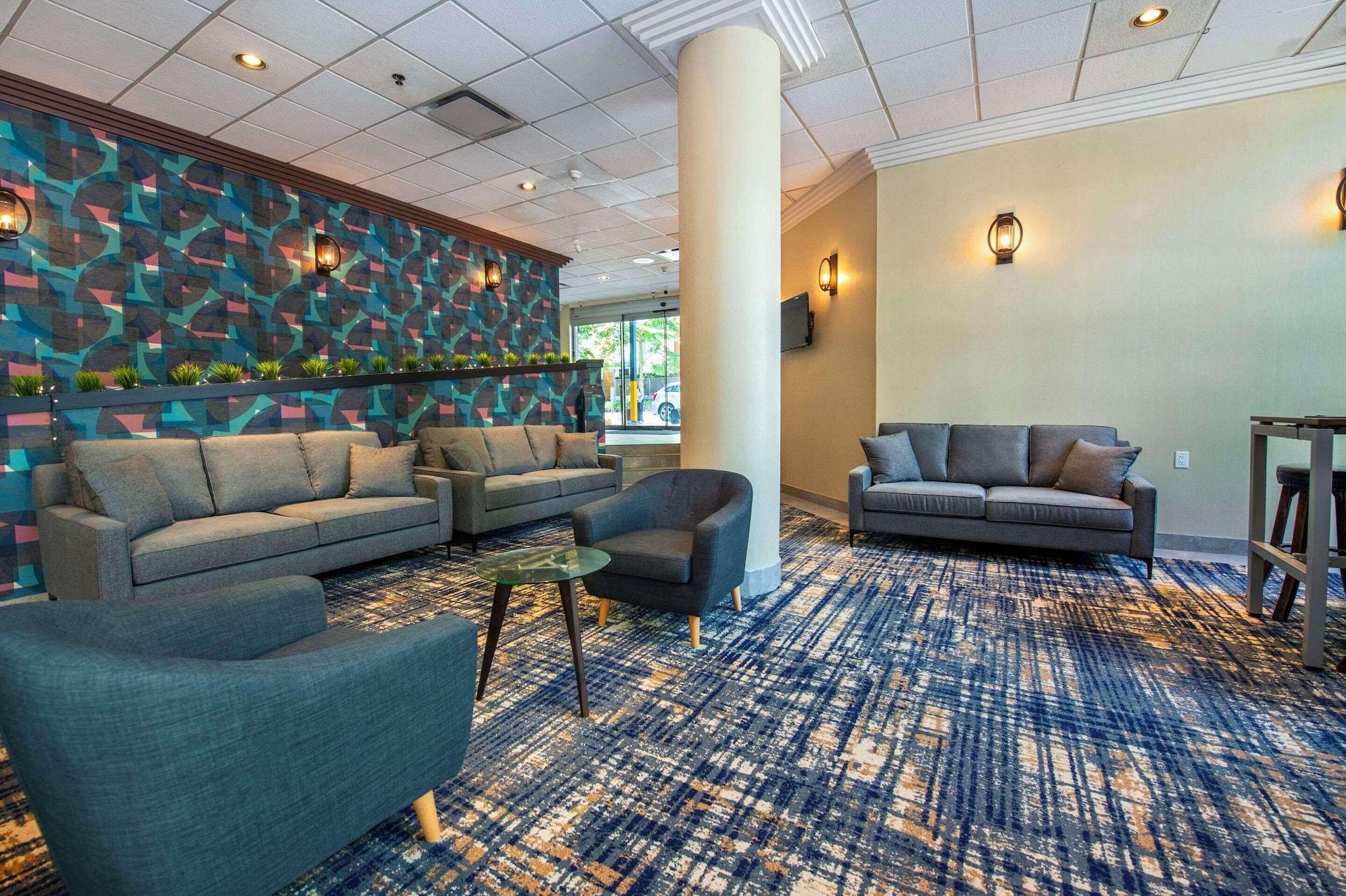 Vista Lobby Grand Park Hotel & Suites Downtown Vancouver, Ascend Hotel Collection