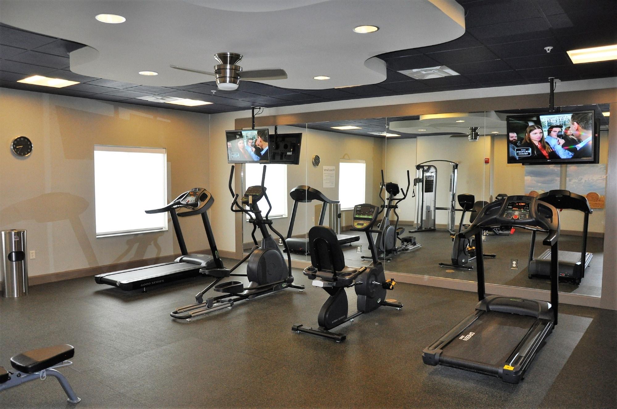 Gimnasio Holiday Inn Express & Suites Perry-National Fairground Area #34 by IHG